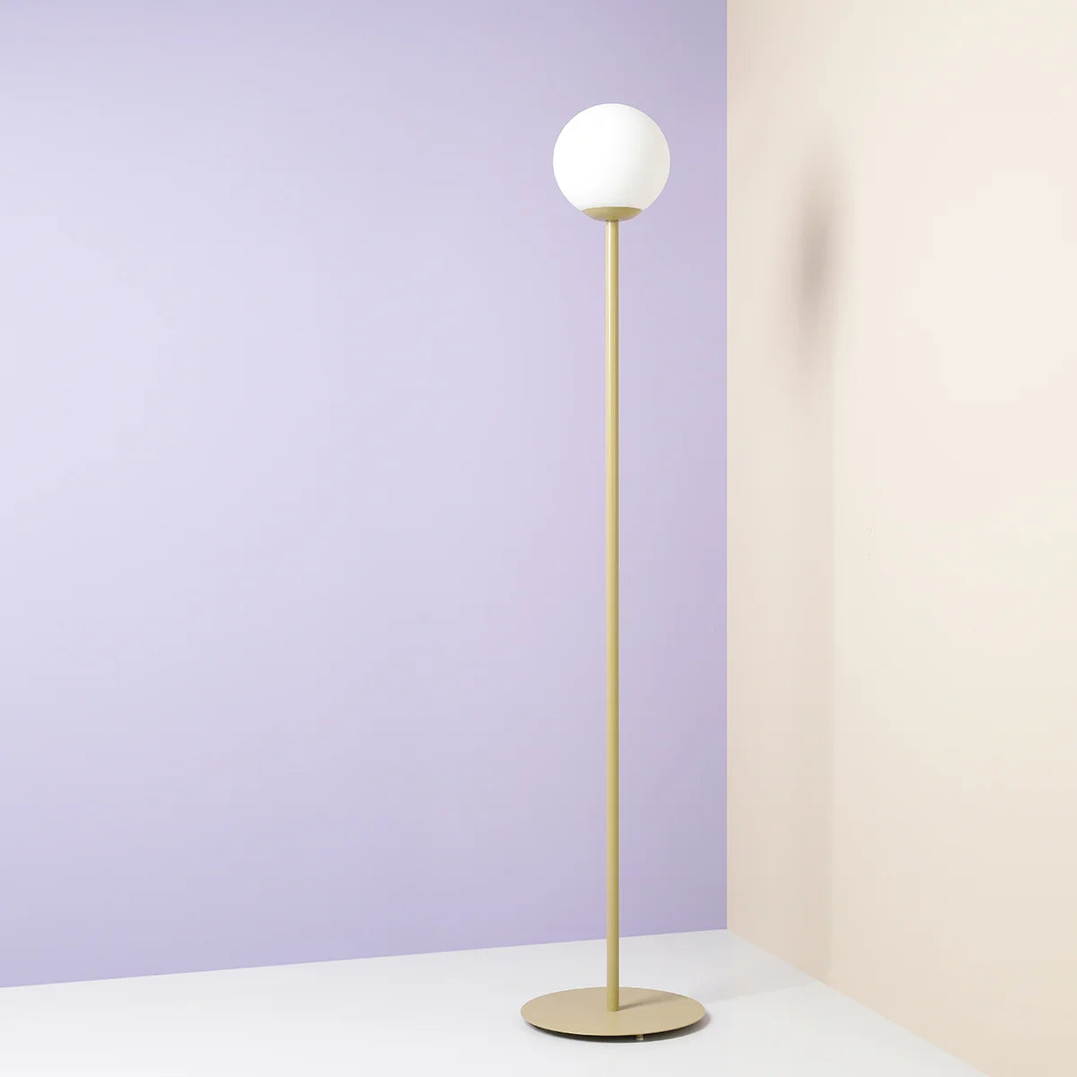 Pistachio Pinne floor lamp