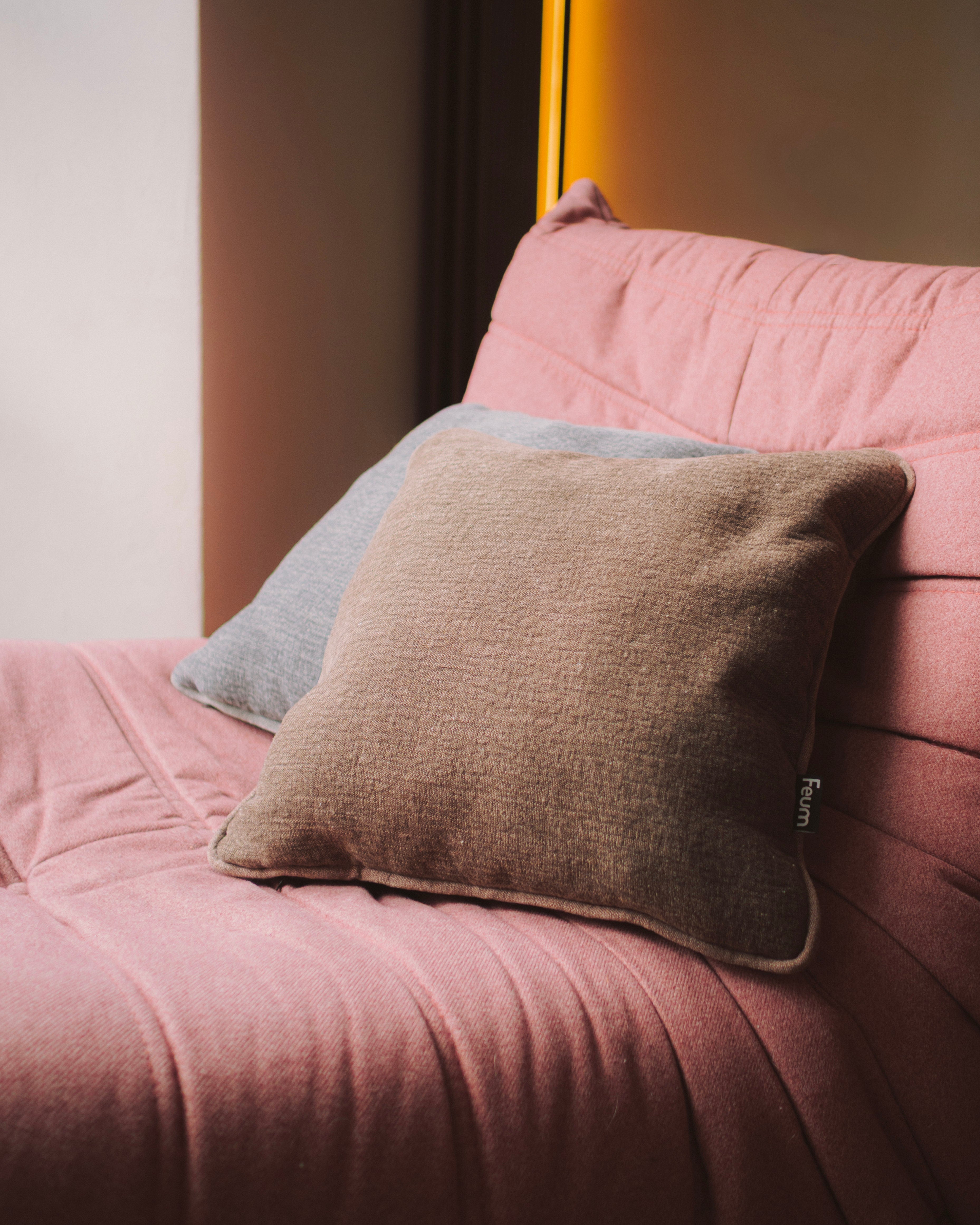 Vankúš MIU orechová hnedá