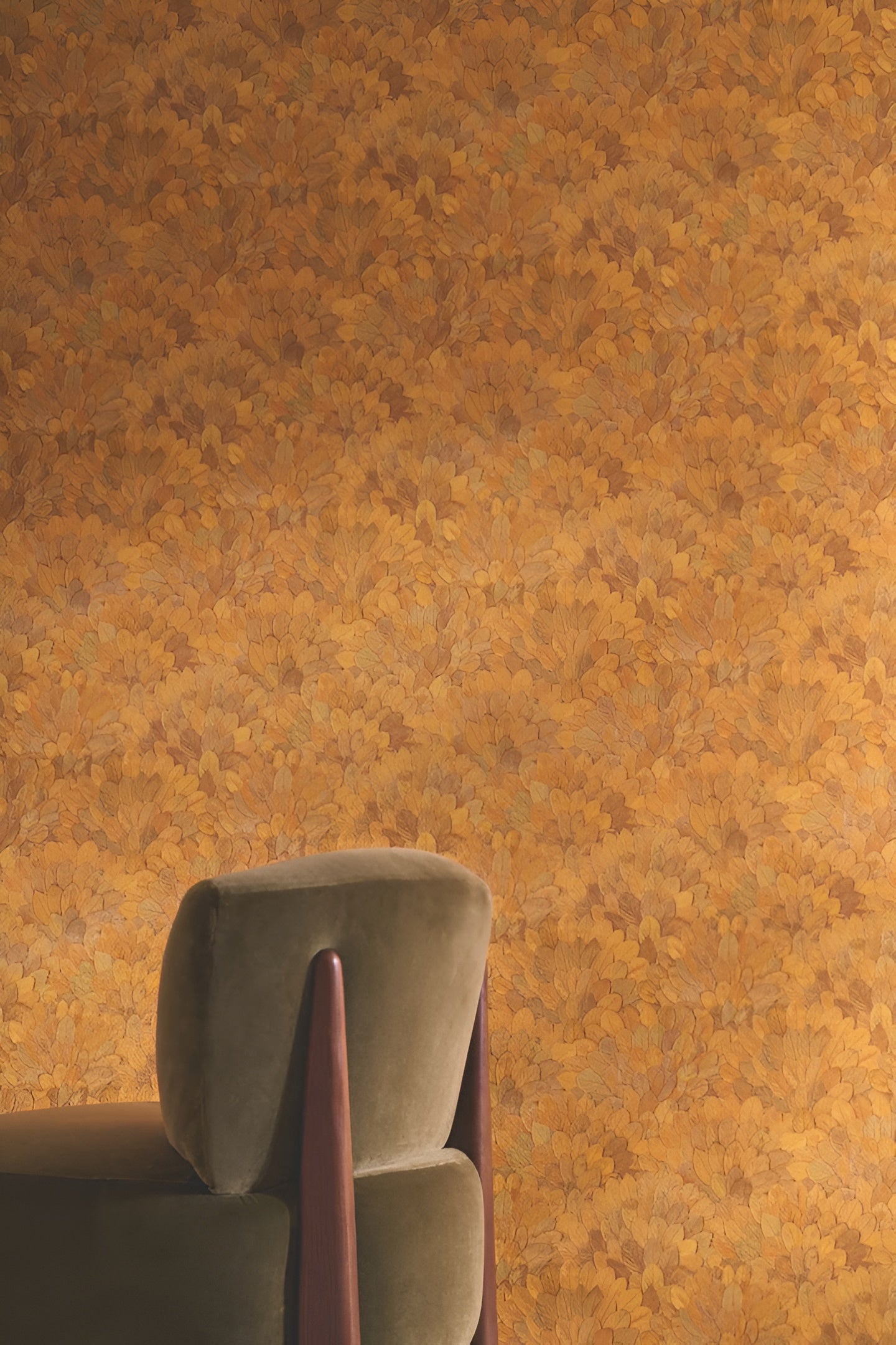Structural wallpaper with a plant motif of guava leaves FEIJOA - AMANDE olive
