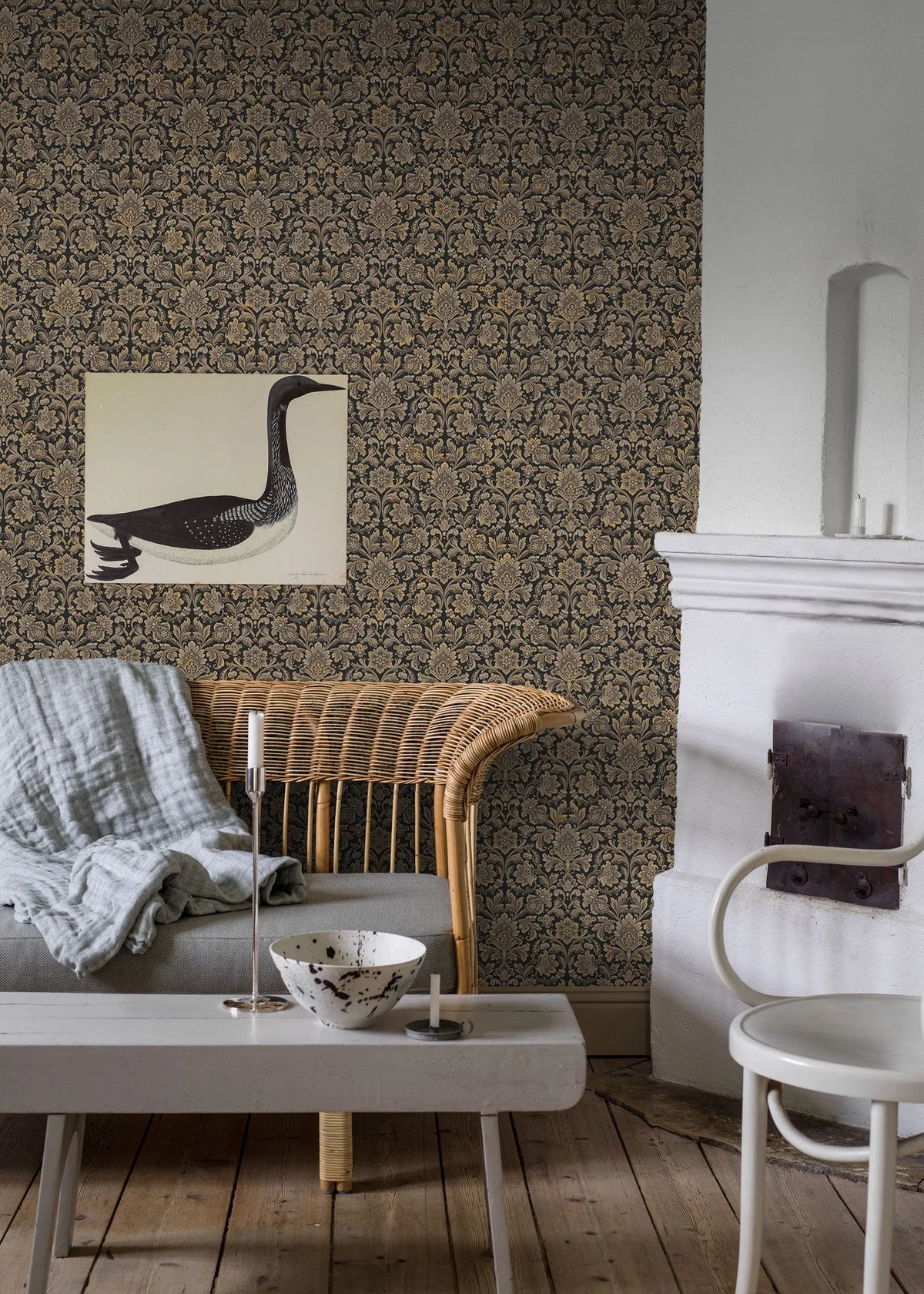 Tapeta z flizelínu papierová s rastlinným vzorom FOGLAVIK hnedá s čiernou