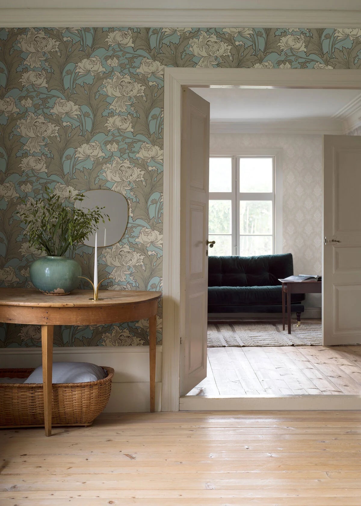 Papierová flizelínová tapeta s rastlinným vzorom SIRI krémová s tyrkysovou