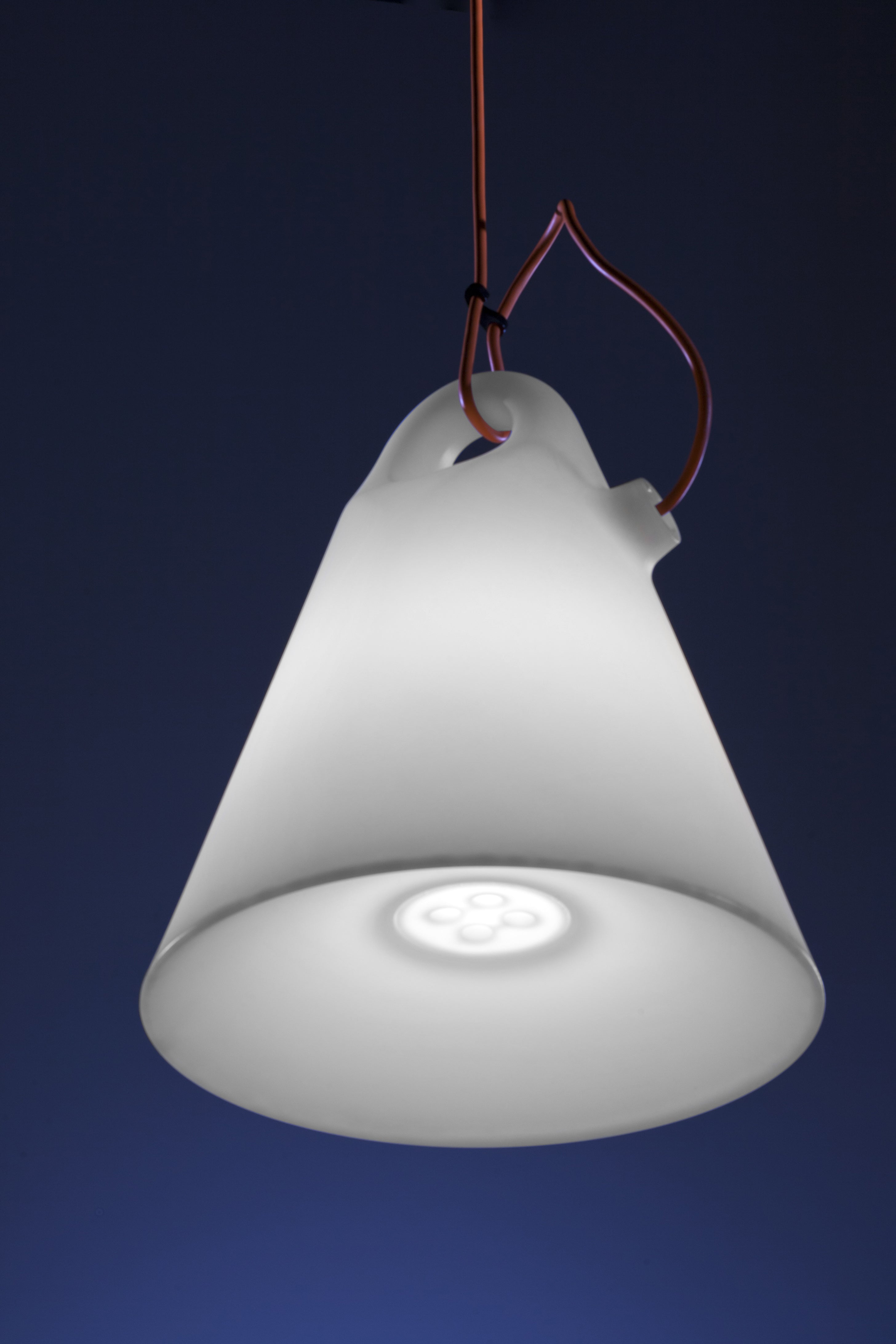 Závesná vonkajšia lampa TRILLY biela