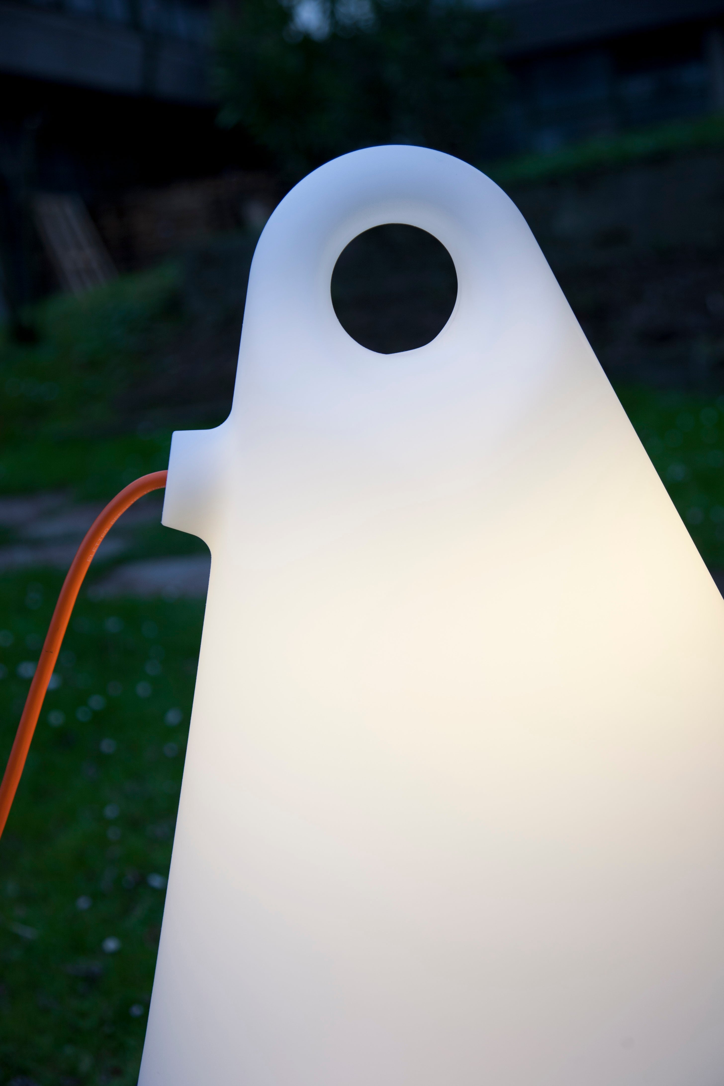 Závesná vonkajšia lampa TRILLY biela