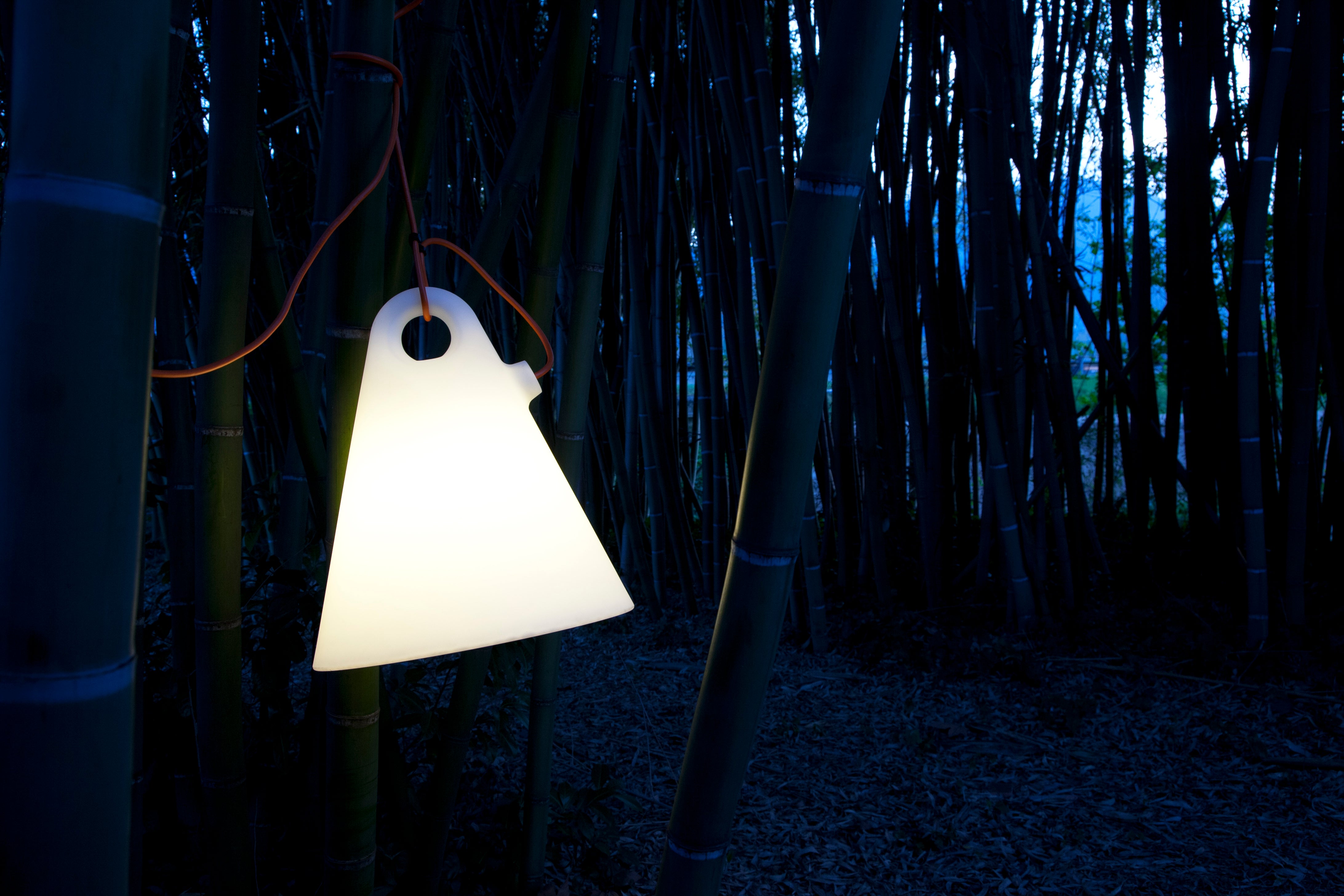 Závesná vonkajšia lampa TRILLY biela