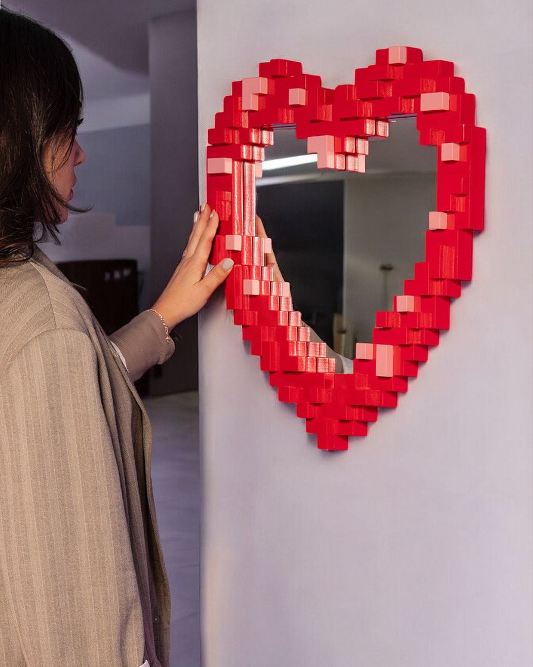 Pixel mirror - Heart red