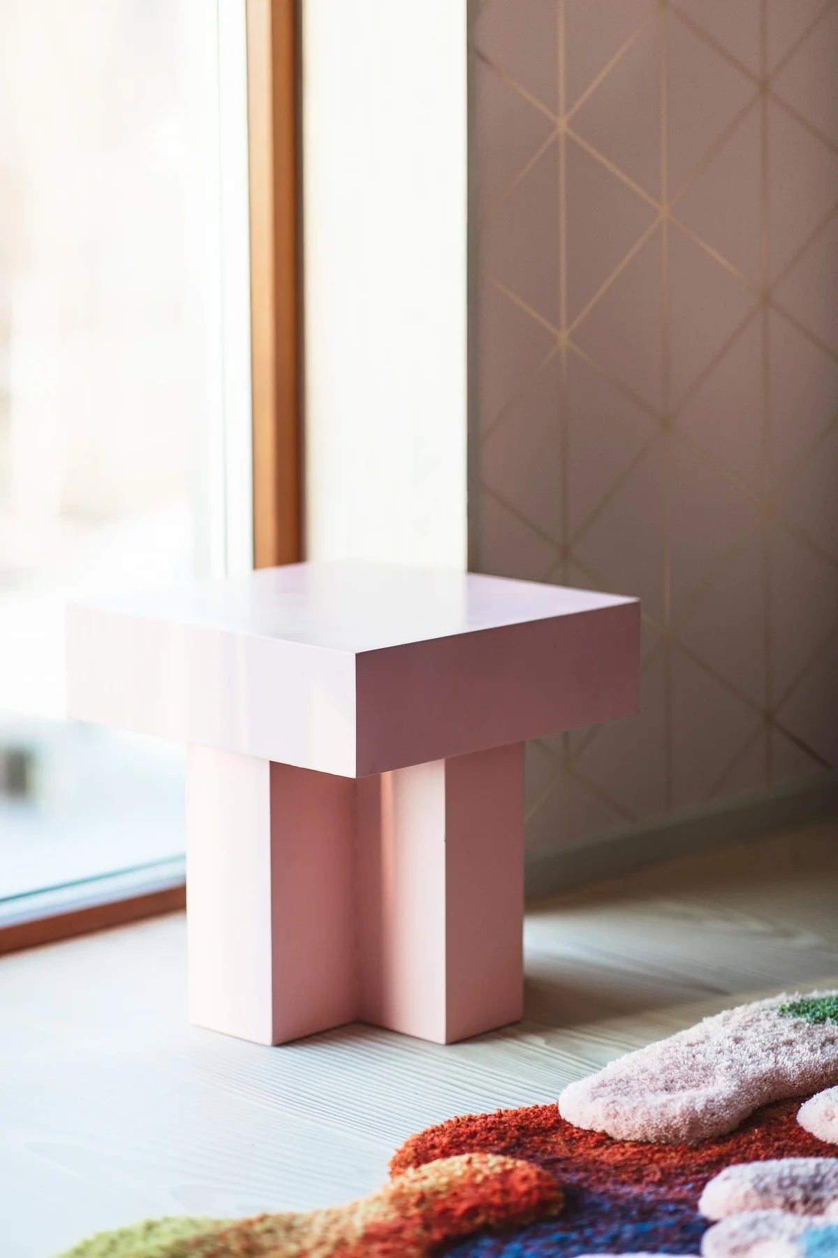 Tapeta flizelinowa papierowa z geometrycznym wzorem DIAMONDS różowy