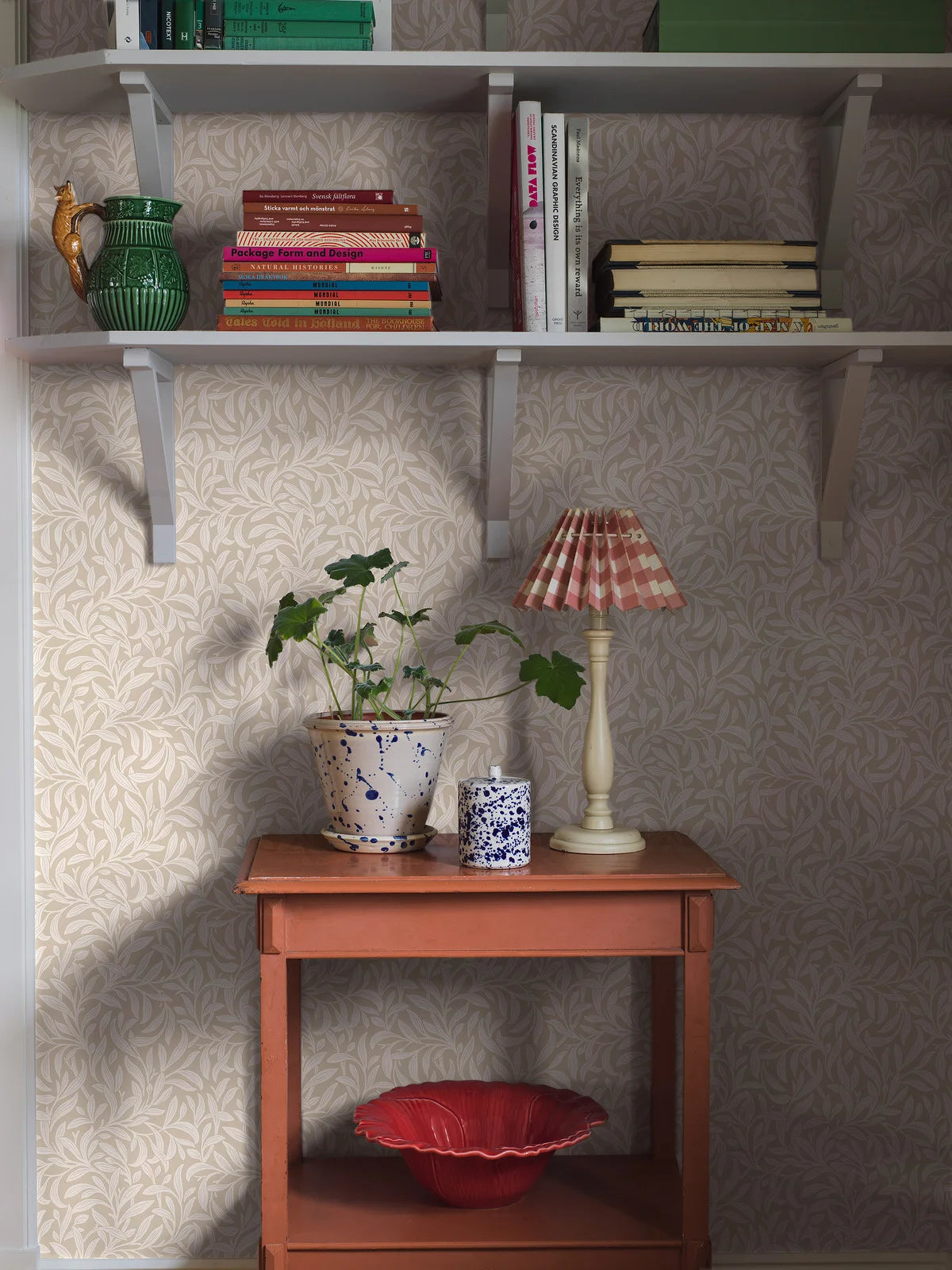 VINTERGRONA Floral Leaf Wallpaper in Warm Beige