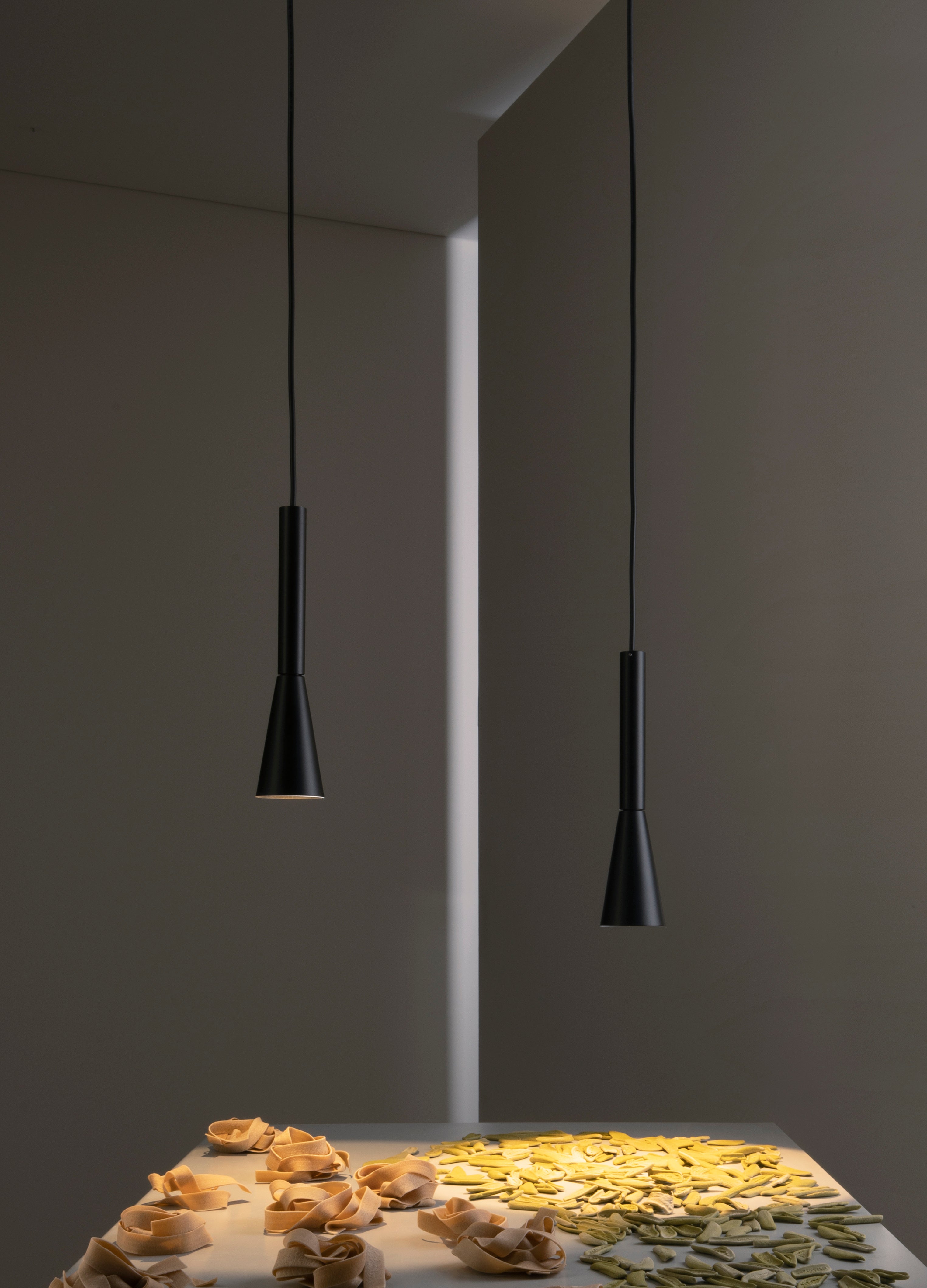 Lampa visiacá COLIBRÌ čierna