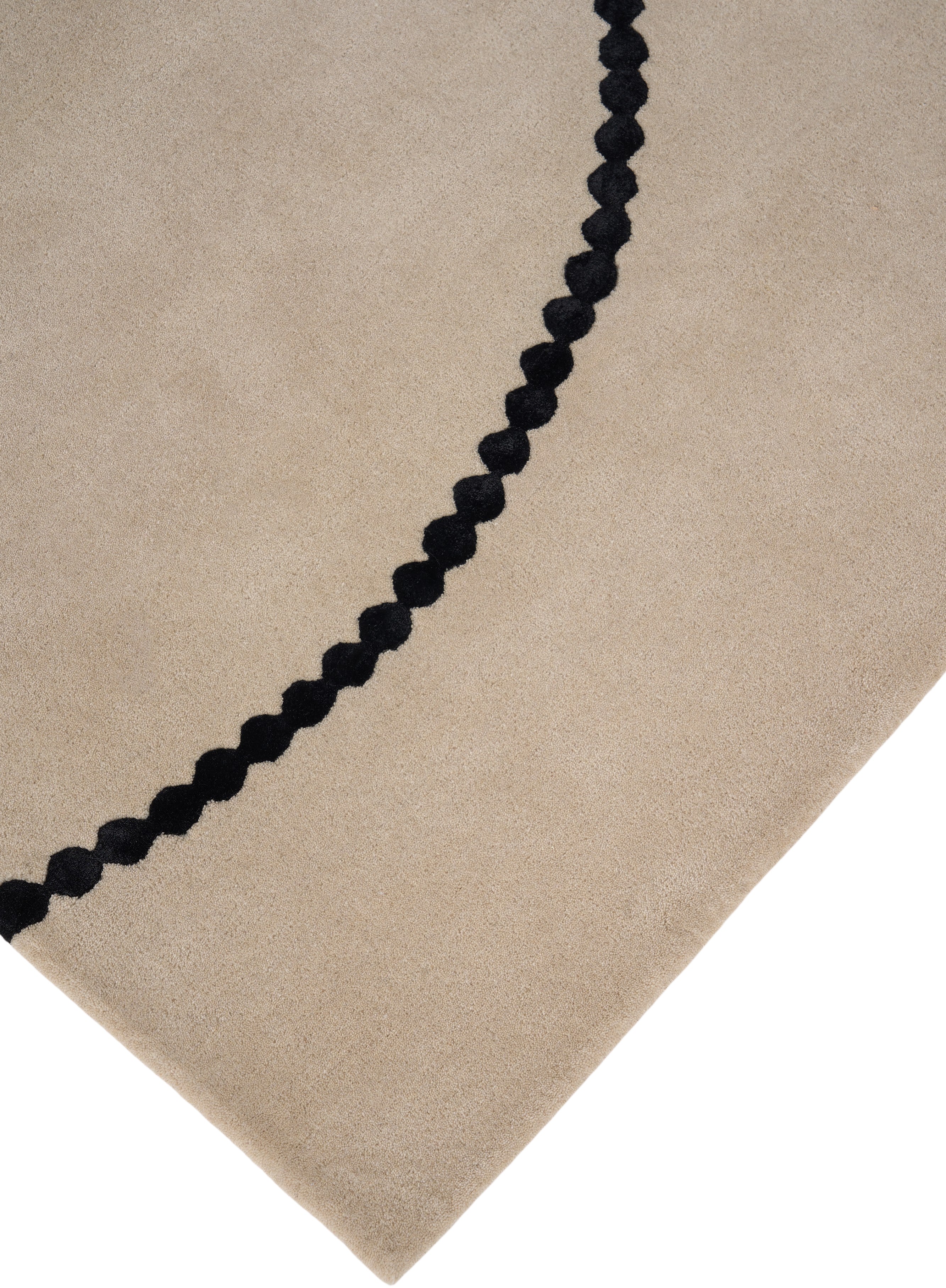 LUNA Beige Carpet with Black Pattern