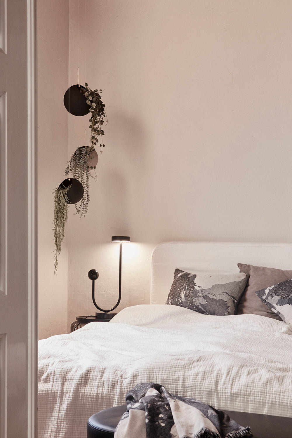 Závesná nádoba GLOBE taupe