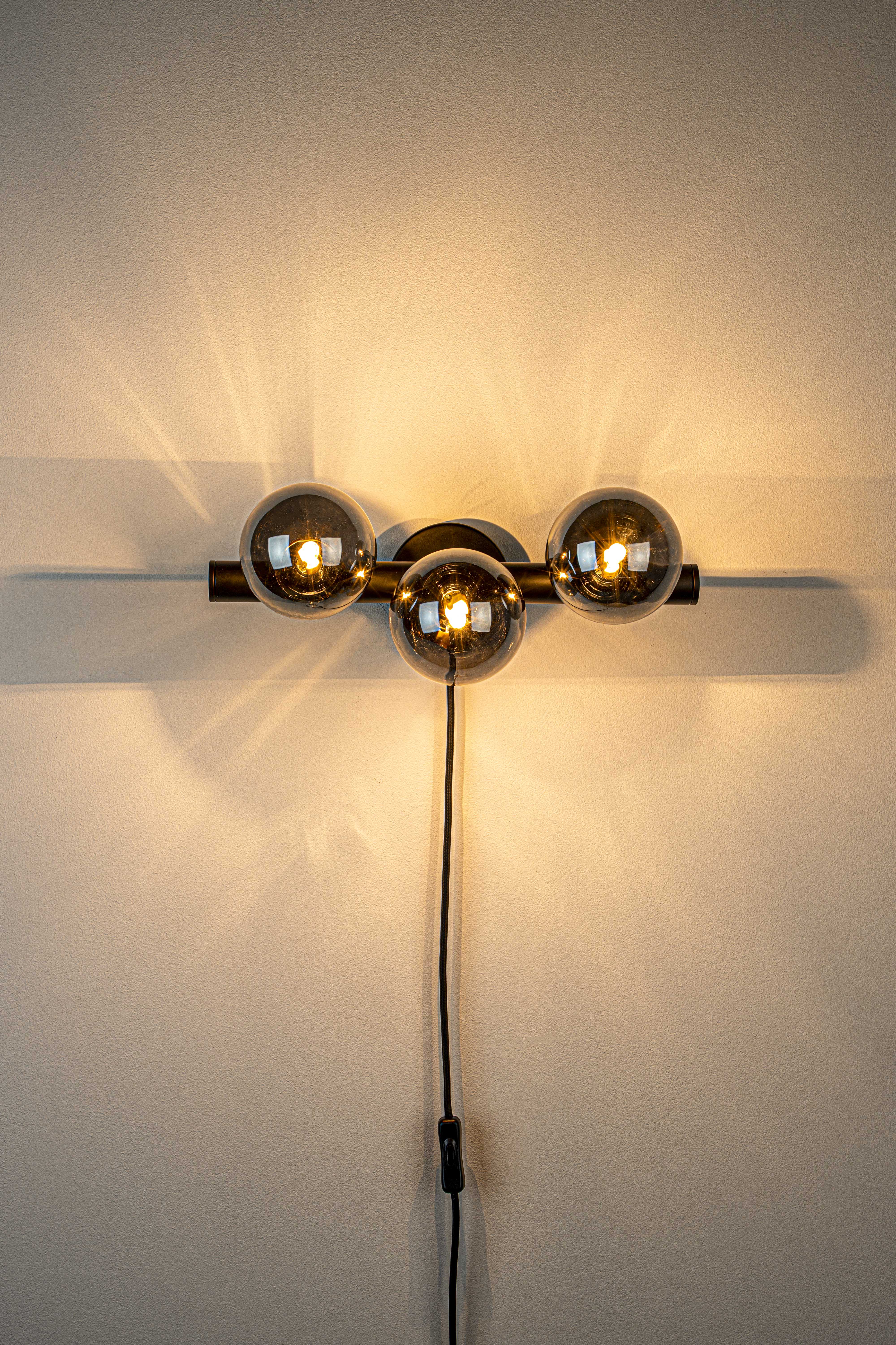 Nástenná lampa trojbodová MONICA dymové sklo