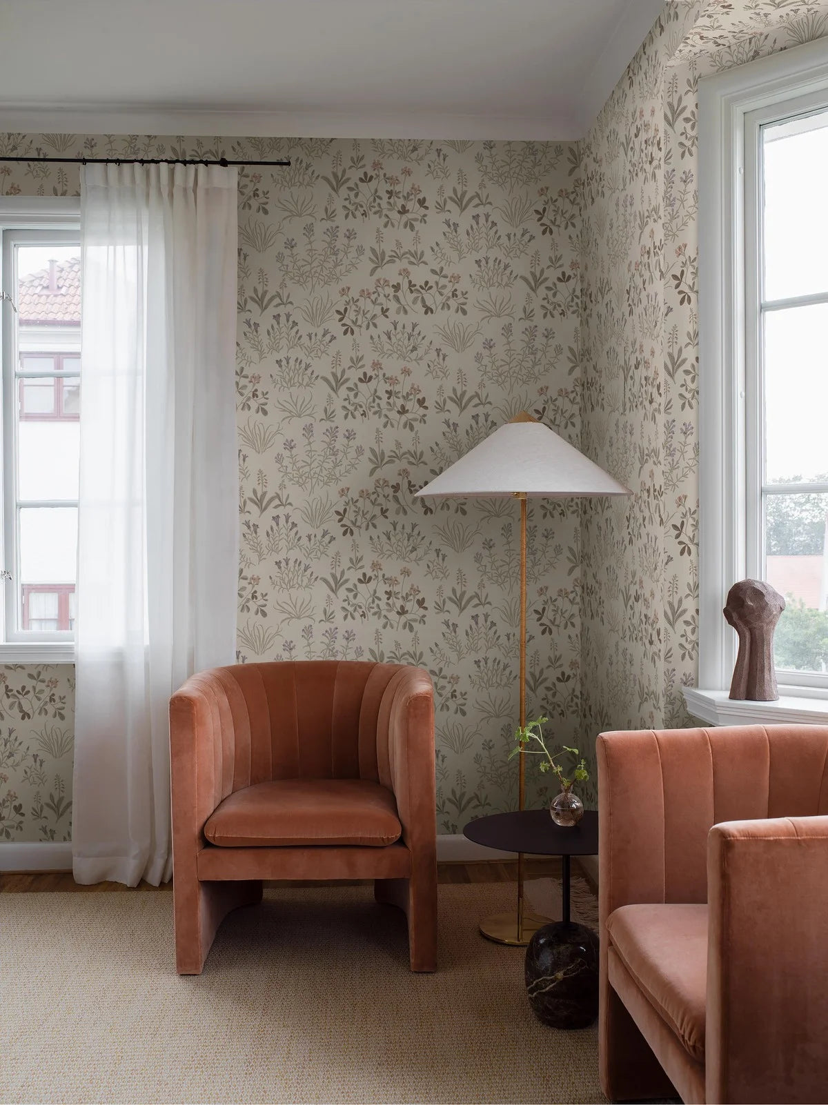 Tapeta s rastlinným motívom kvetov NORAS ANG béžová s hnedou