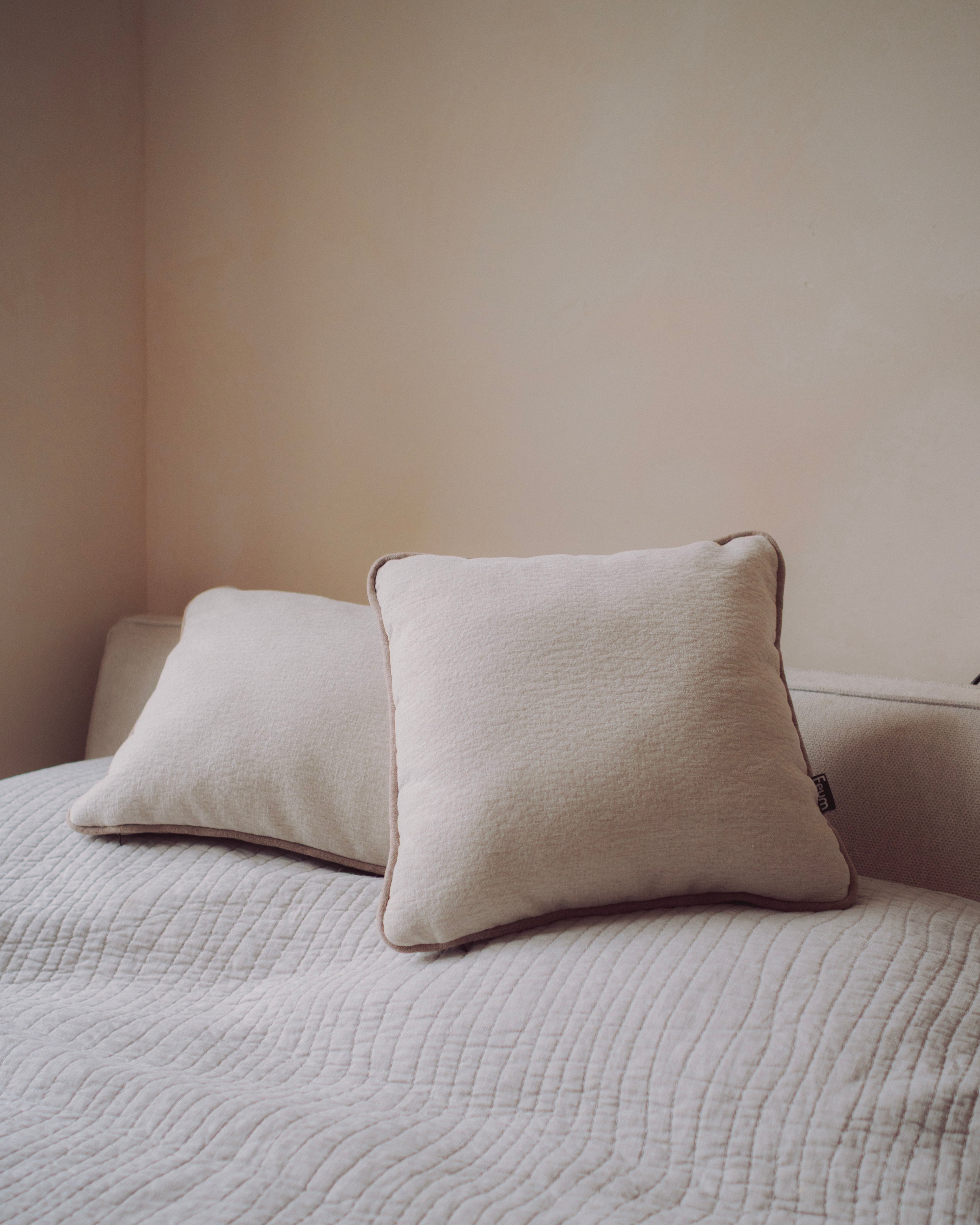 Vankúš MIU béžový