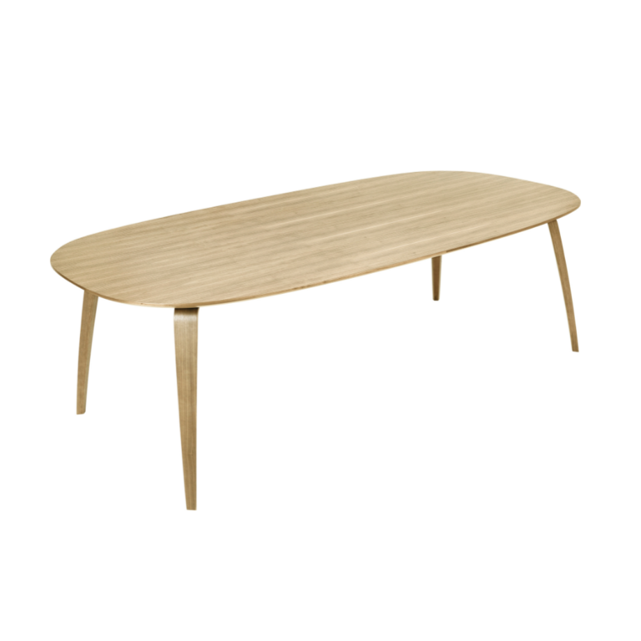Oval table GUBI oak wood