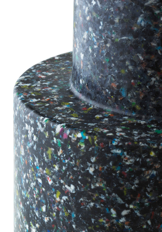 Bočný stolík BIT čierny s farebným povrchom