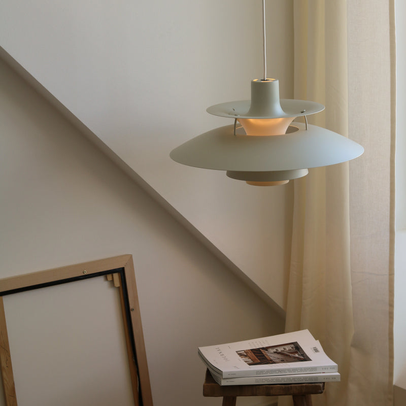 Závesná lampa PH 5 monochromatický bledý odtieň cínu