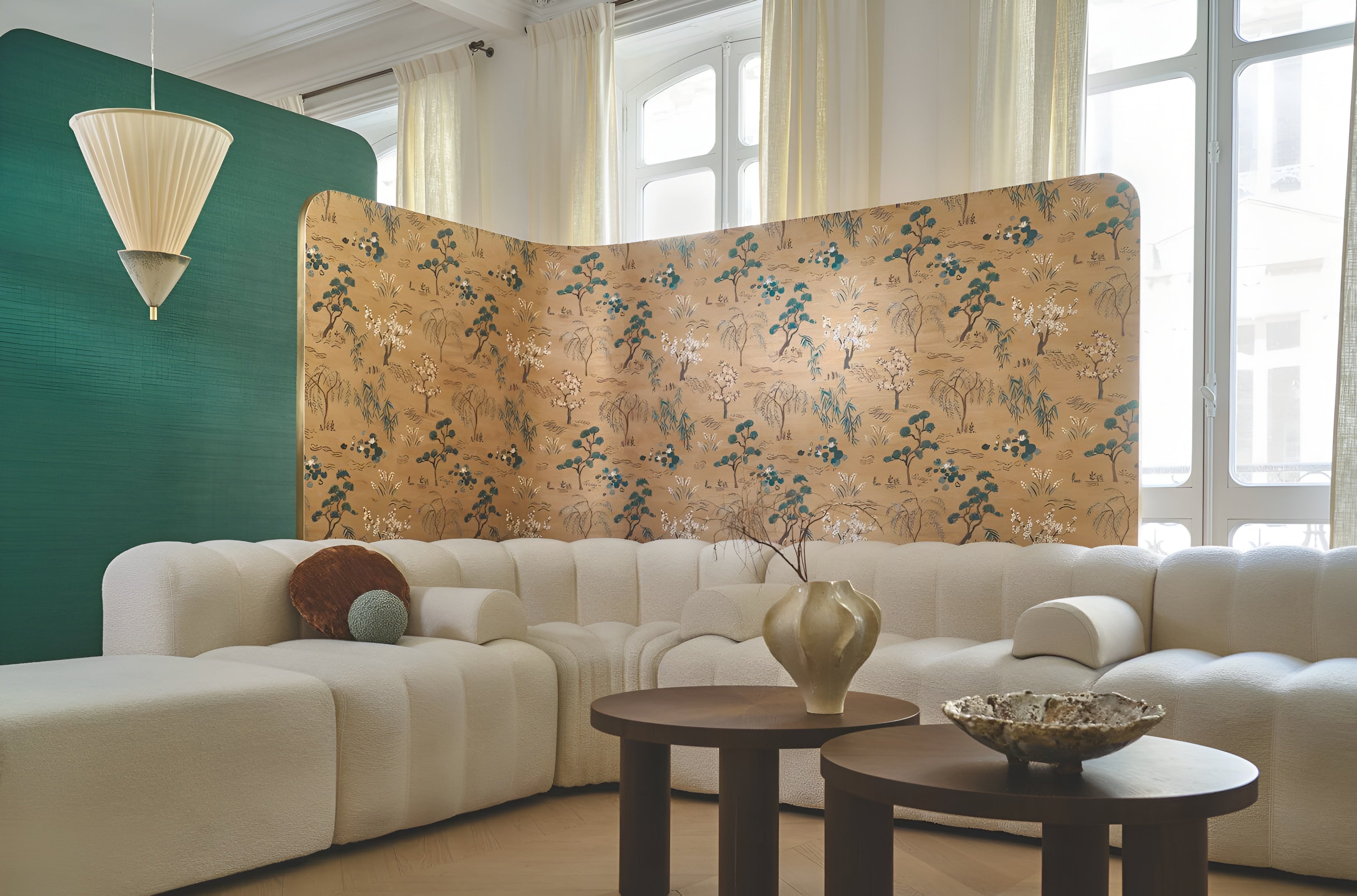 Structural wallpaper with an oriental tree plant motif LEGENDES - DORÉ caramel