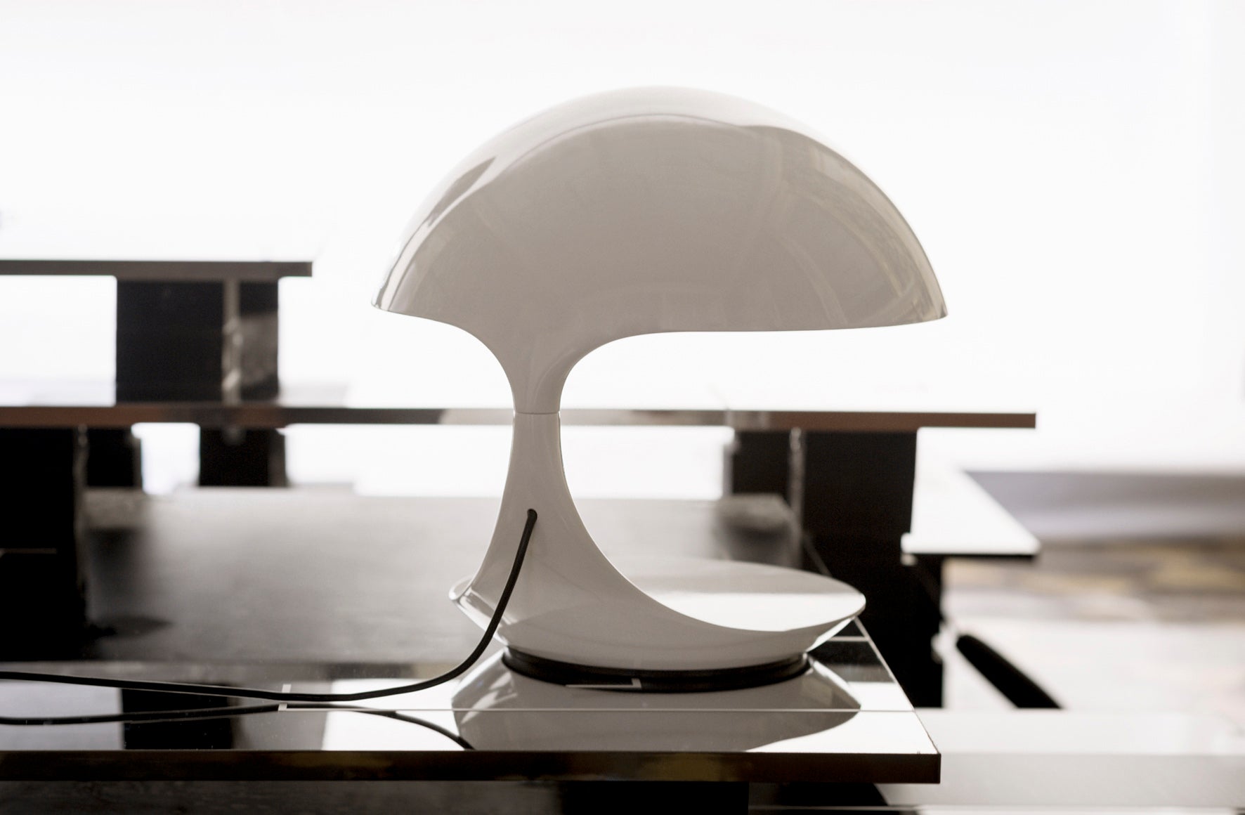 Lampa na stôl COBRA lesklá biela