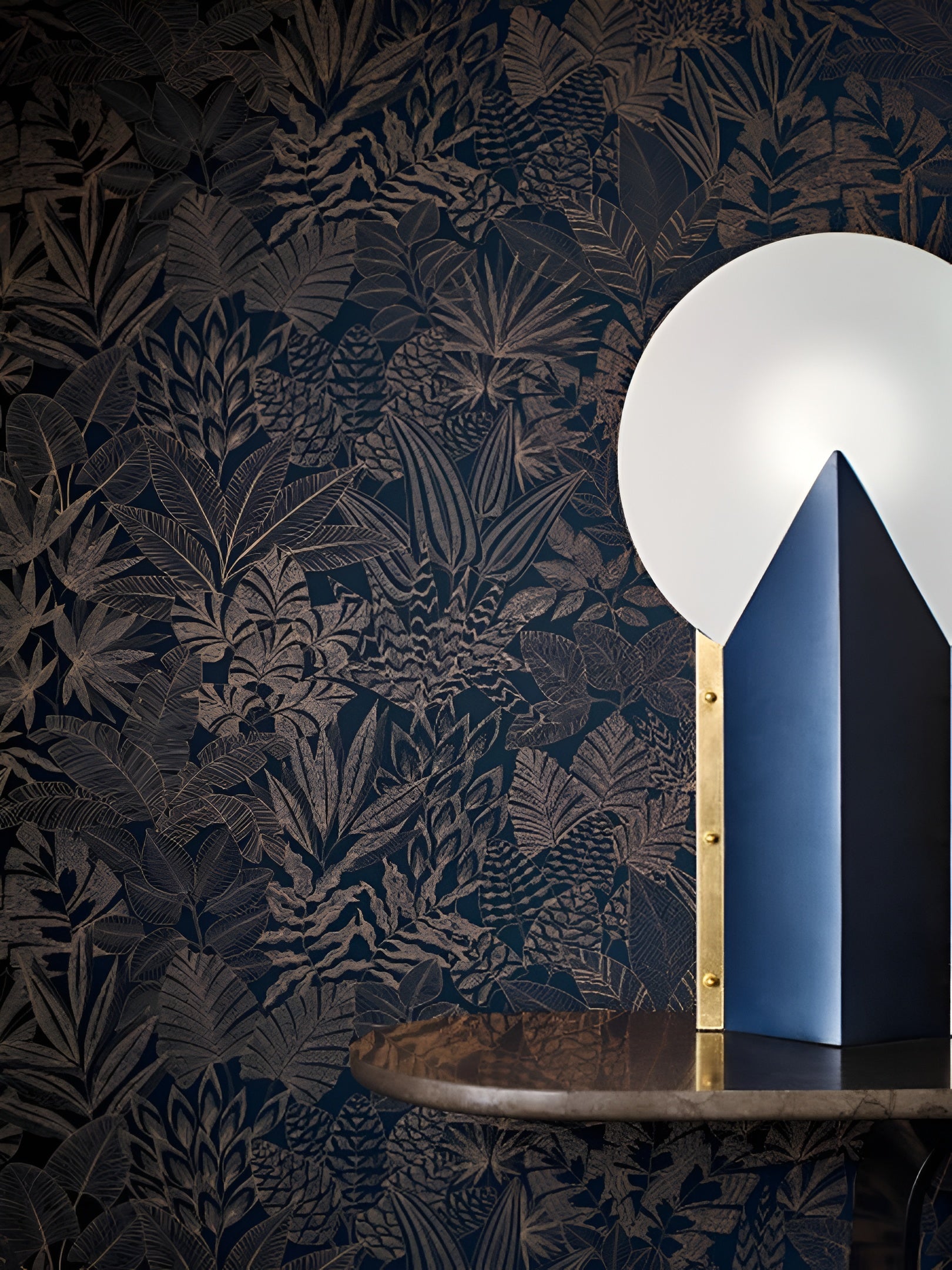 Tapeta s rastlinným motívom DOUM - EMARINE/DORE granátová so zlatou