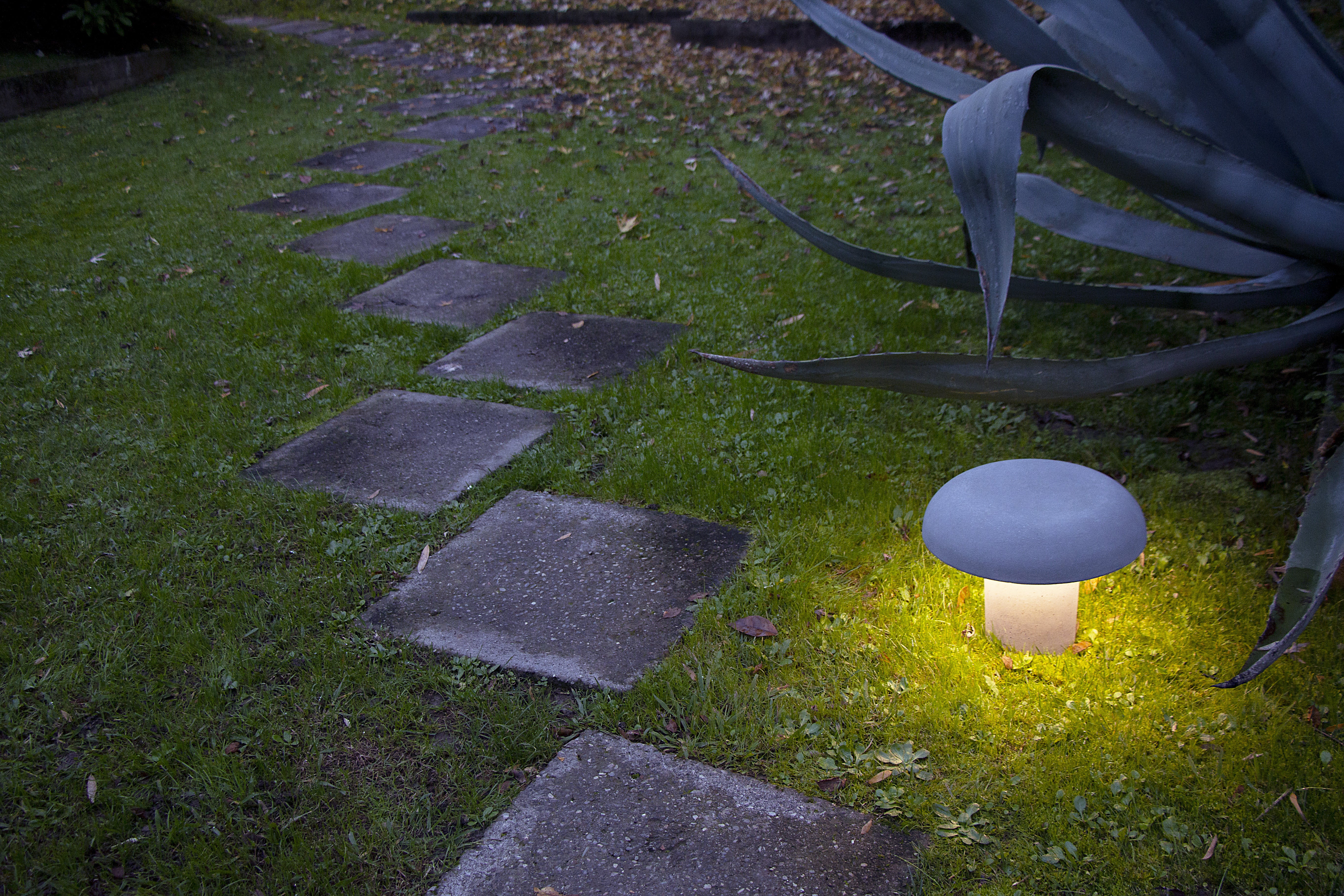 AMANITA outdoor lamp in gray concrete