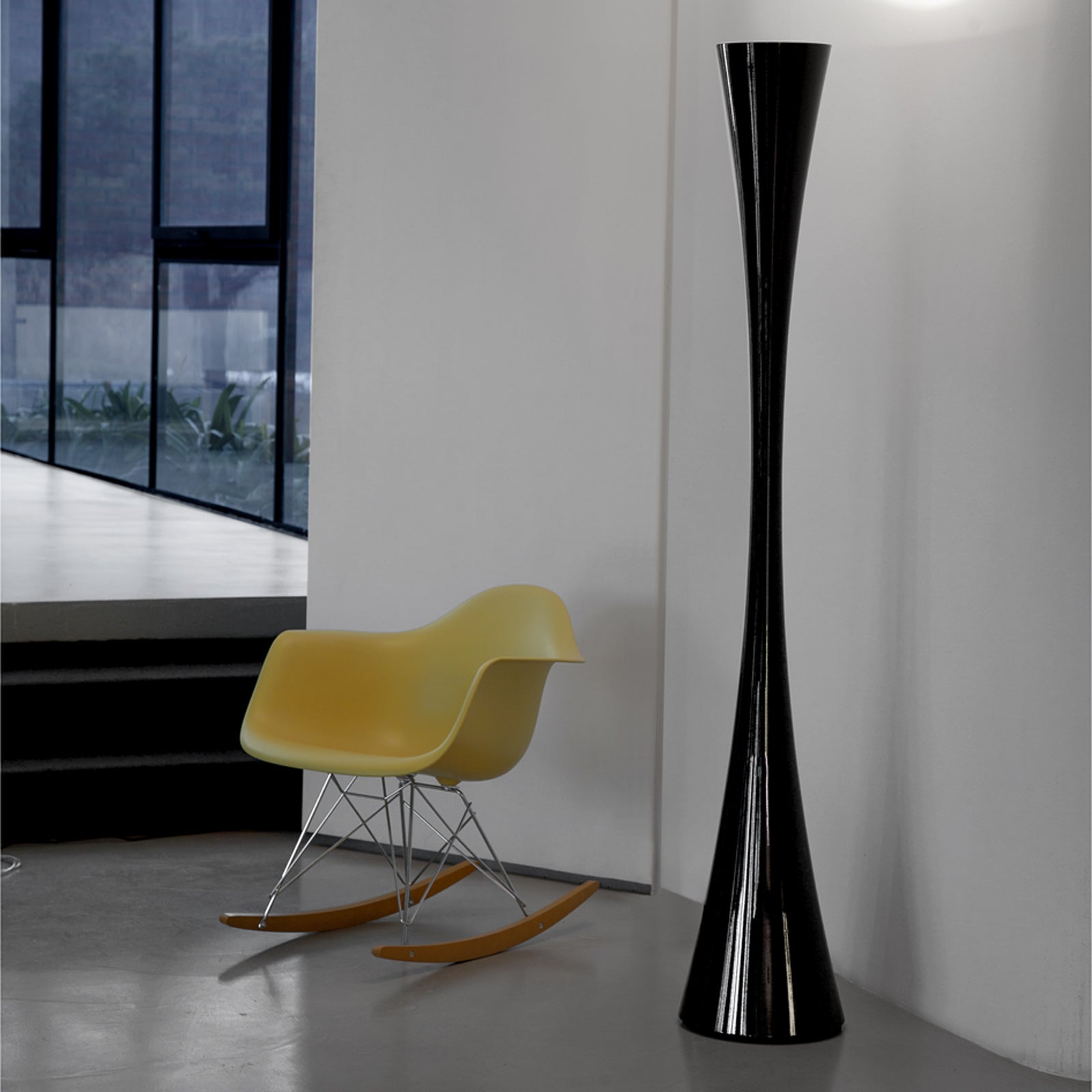 Podlahová lampa BICONICA lesklá čierna