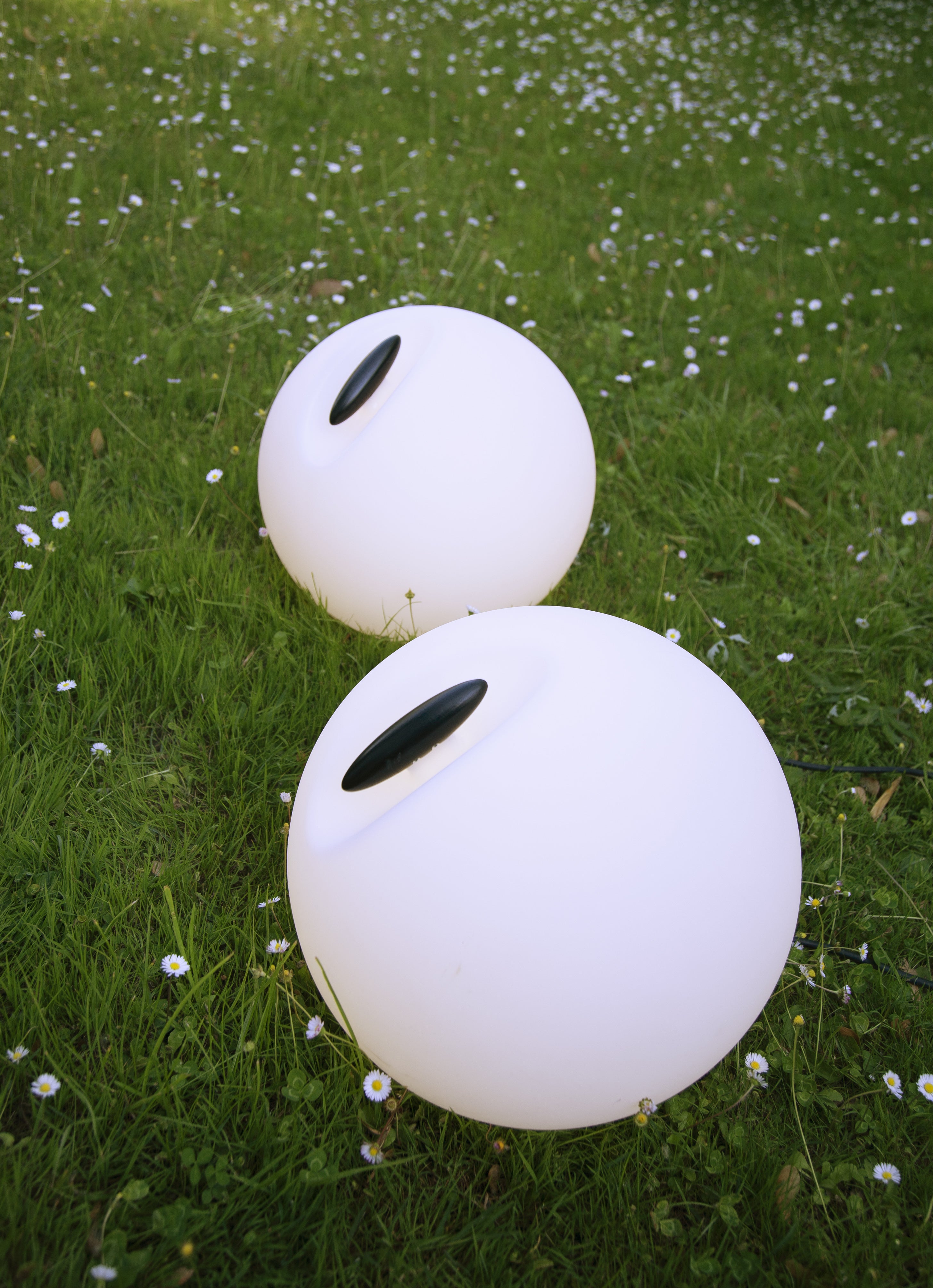 Biela vonkajšia podlahová lampa BOWL