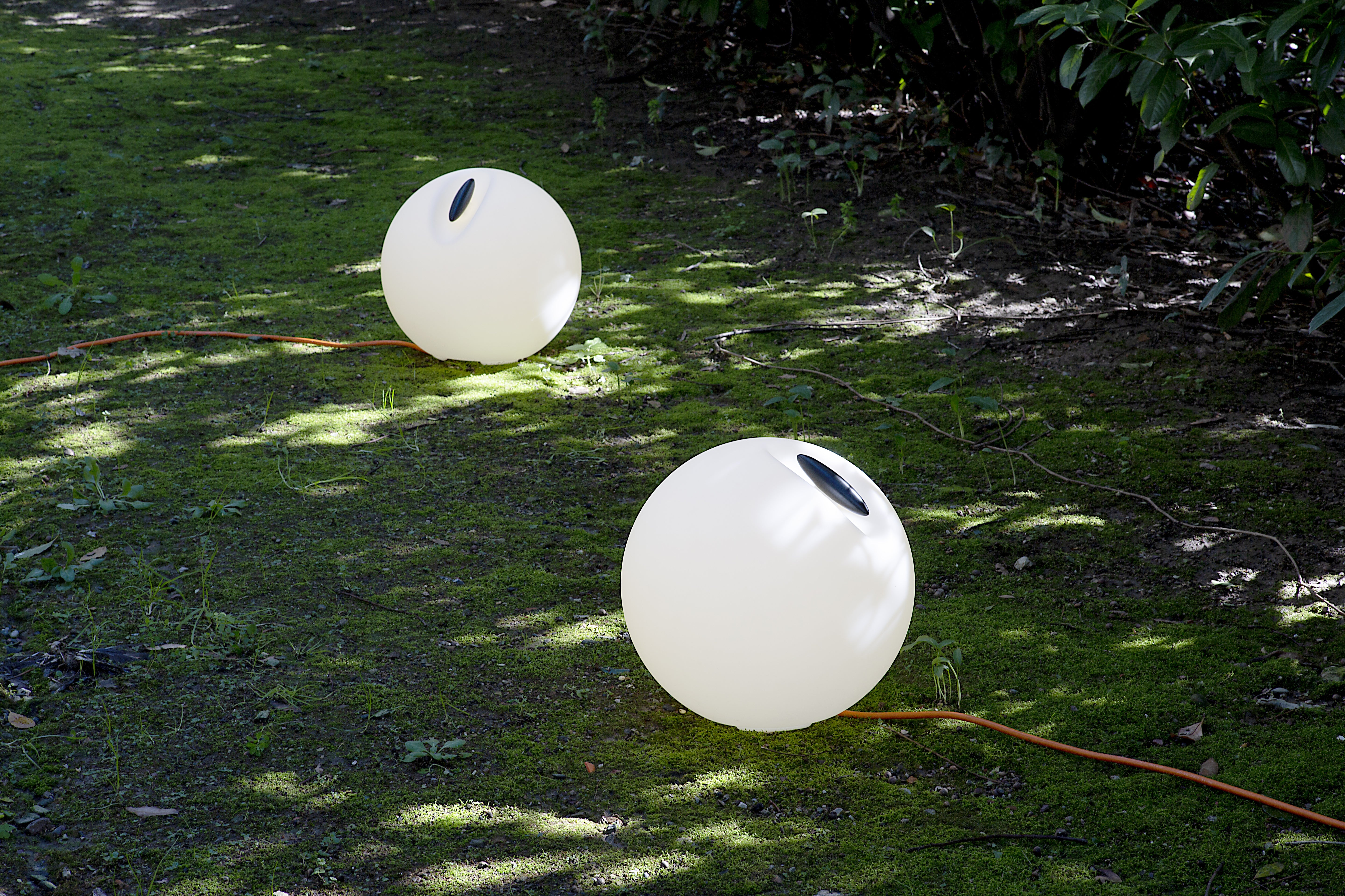 Biela vonkajšia podlahová lampa BOWL