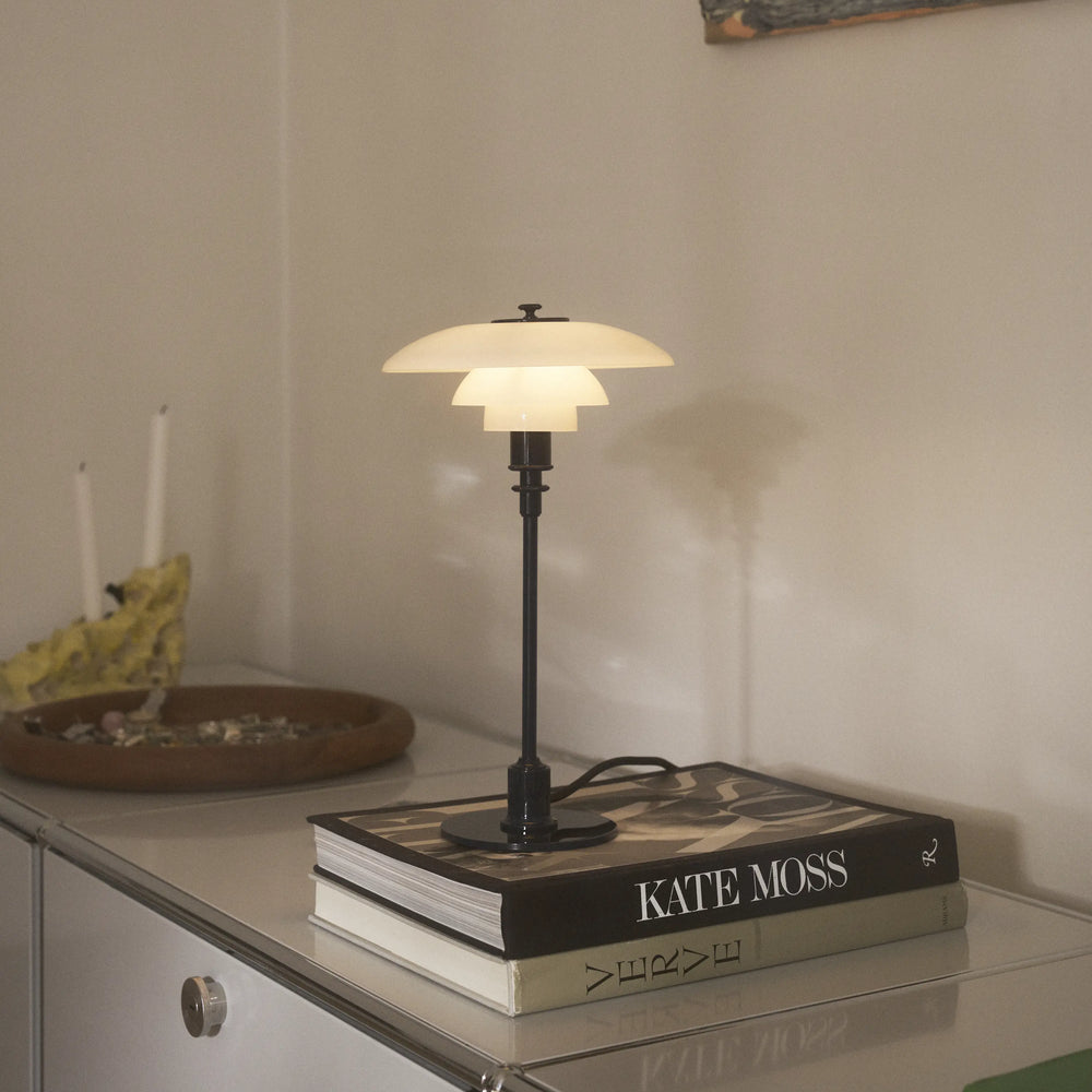 Stolná lampa PH 2/1 biela s tmavozeleným podstavcom