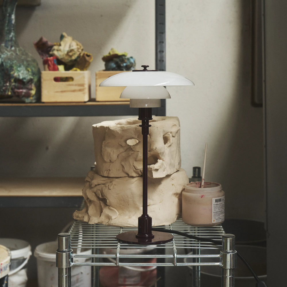 Lampa stolná PH 2/1 biela s bordovou základňou