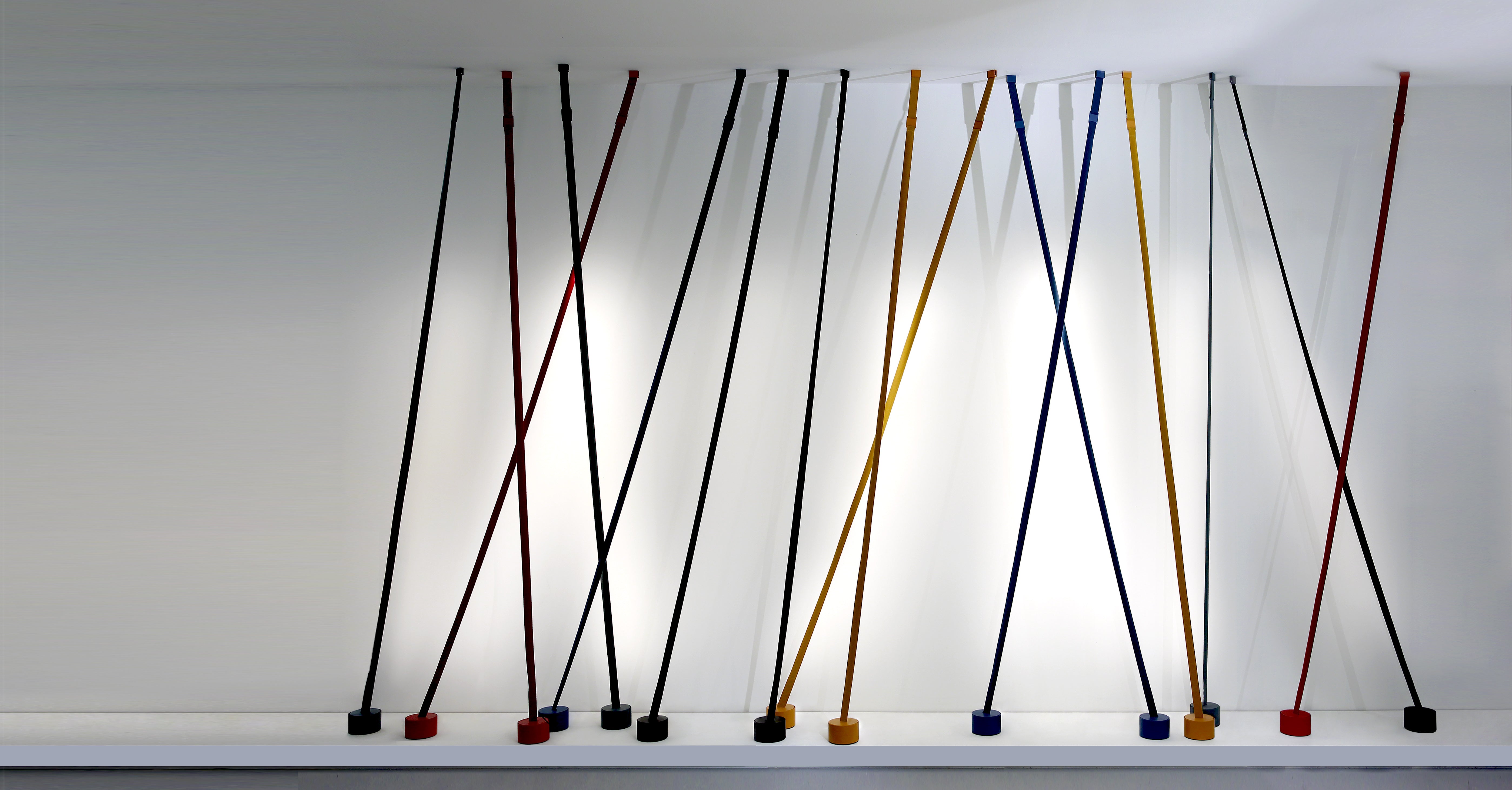 Podlahová lampa ELASTICA modrá