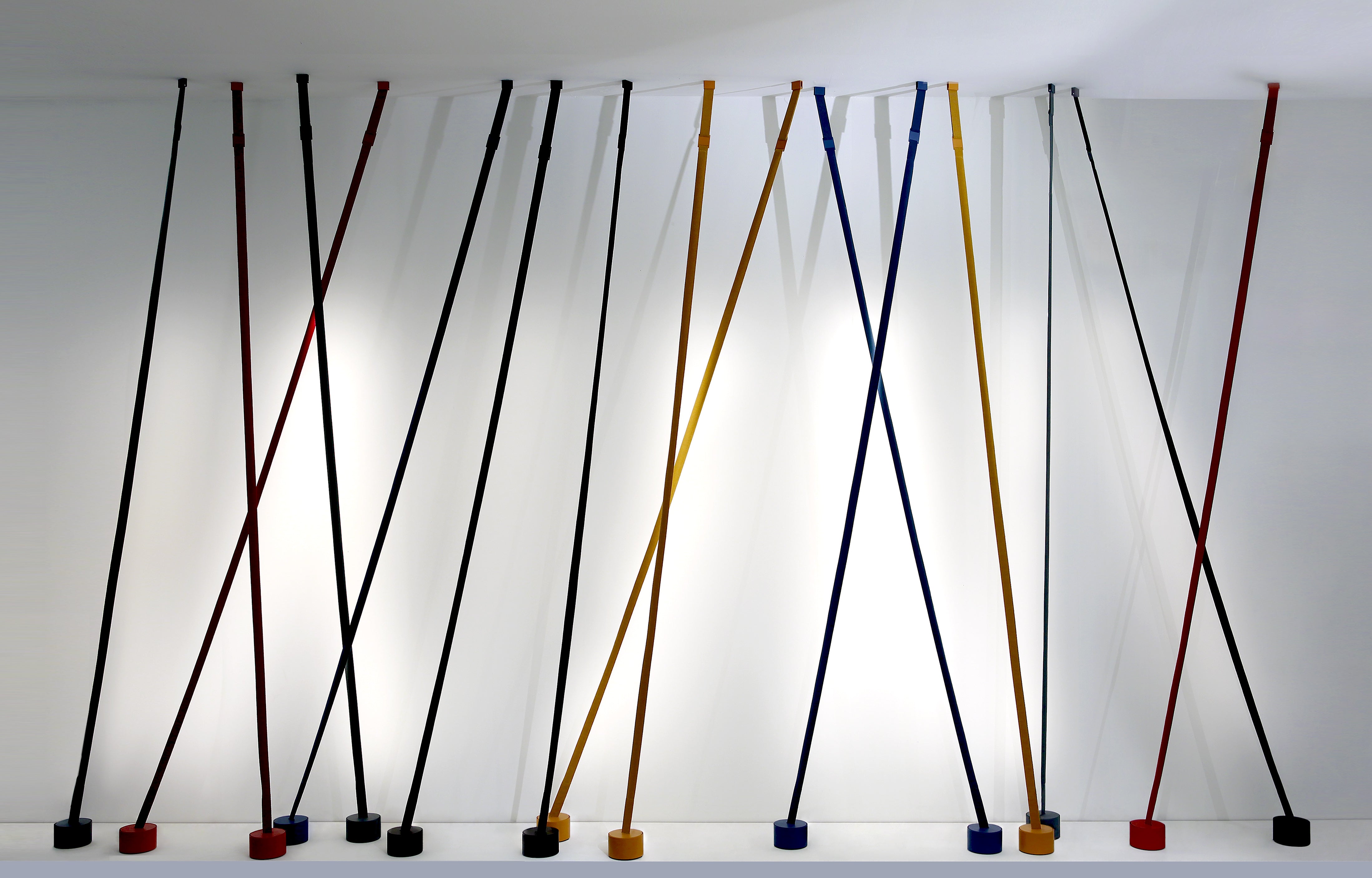 Podlahová lampa ELASTICA modrá