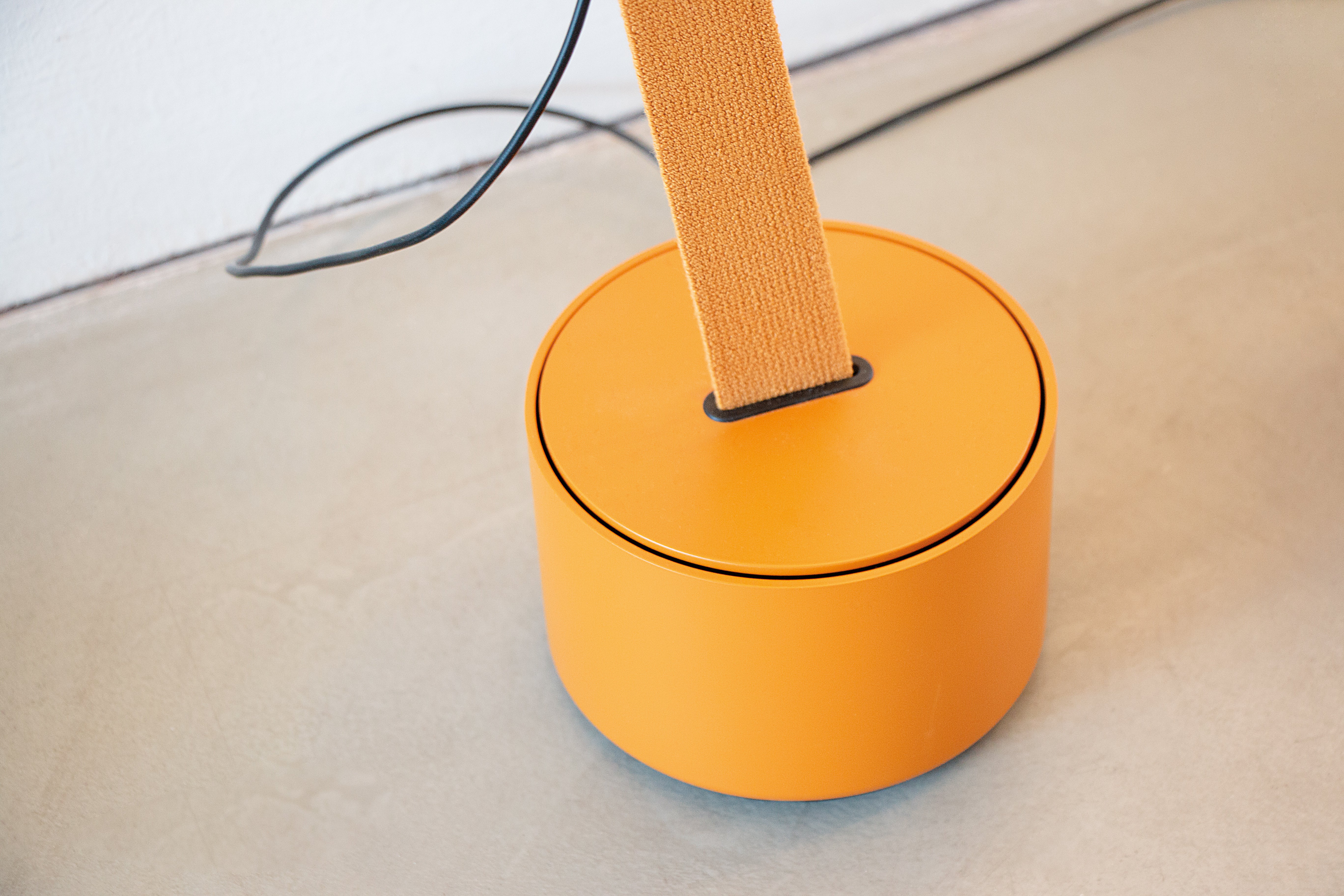 Podlahová lampa ELASTICA modrá