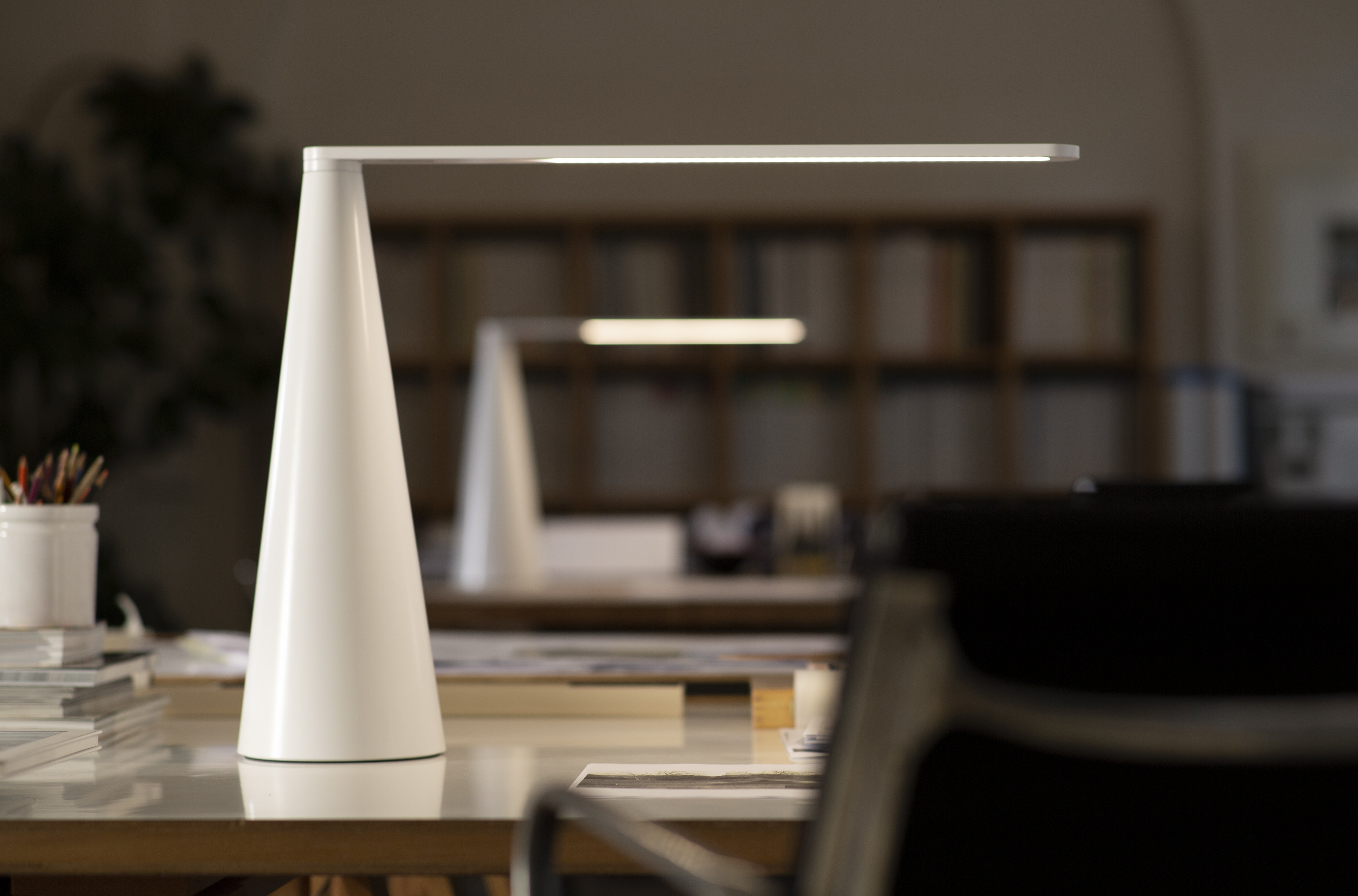 Stolná lampa ELICA lesklá biela