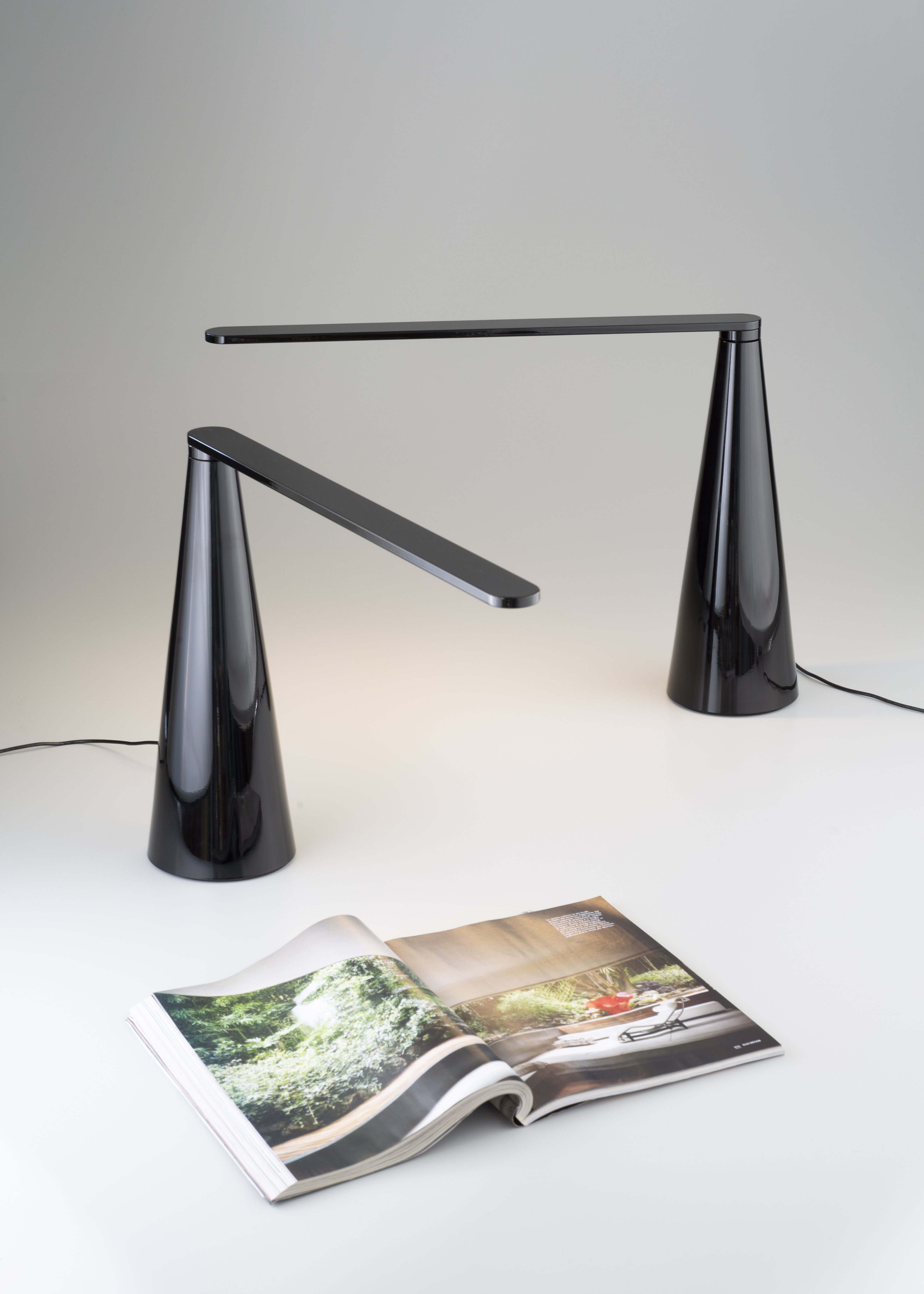 Lampa stolná ELICA lesklá čierna
