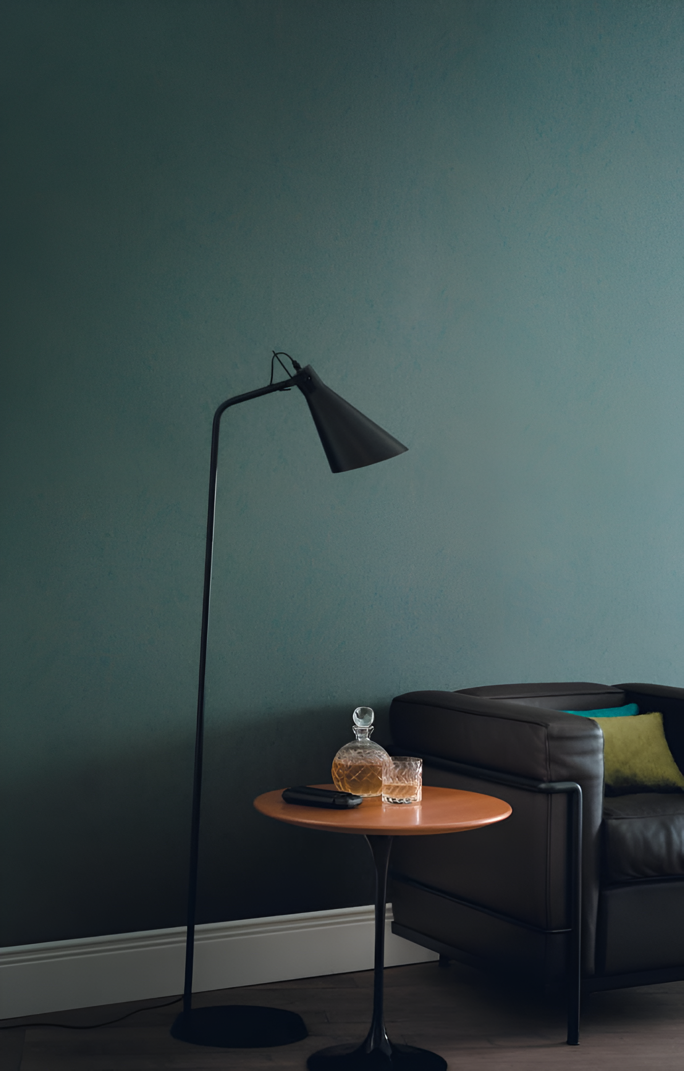 Tapeta štrukturálna s metalickými odrazmi DANDY UNI GALLANT - NOIR DORE čierna so zlatým