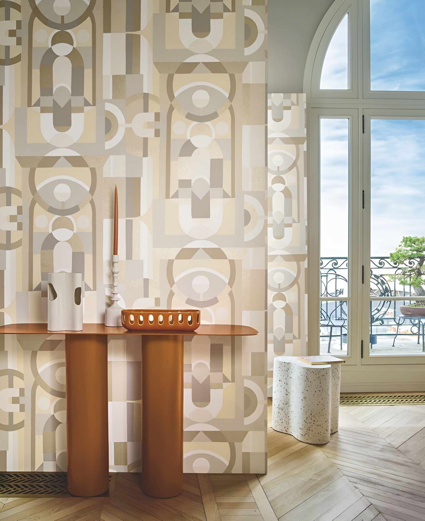 Tapeta s geometrickým motívom vitráže VITRAIL - BIELA/PIESKOVÁ biela s béžovou