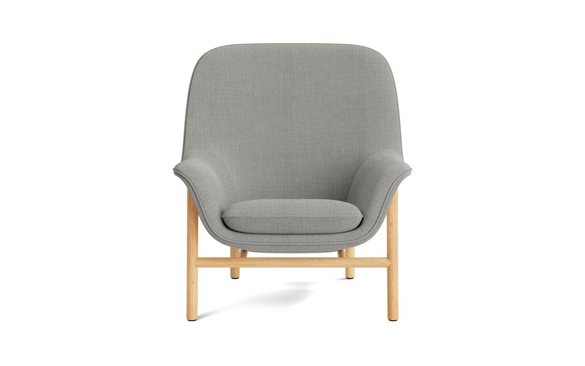 Fotel DRAPE HIGH s dubovou základňou