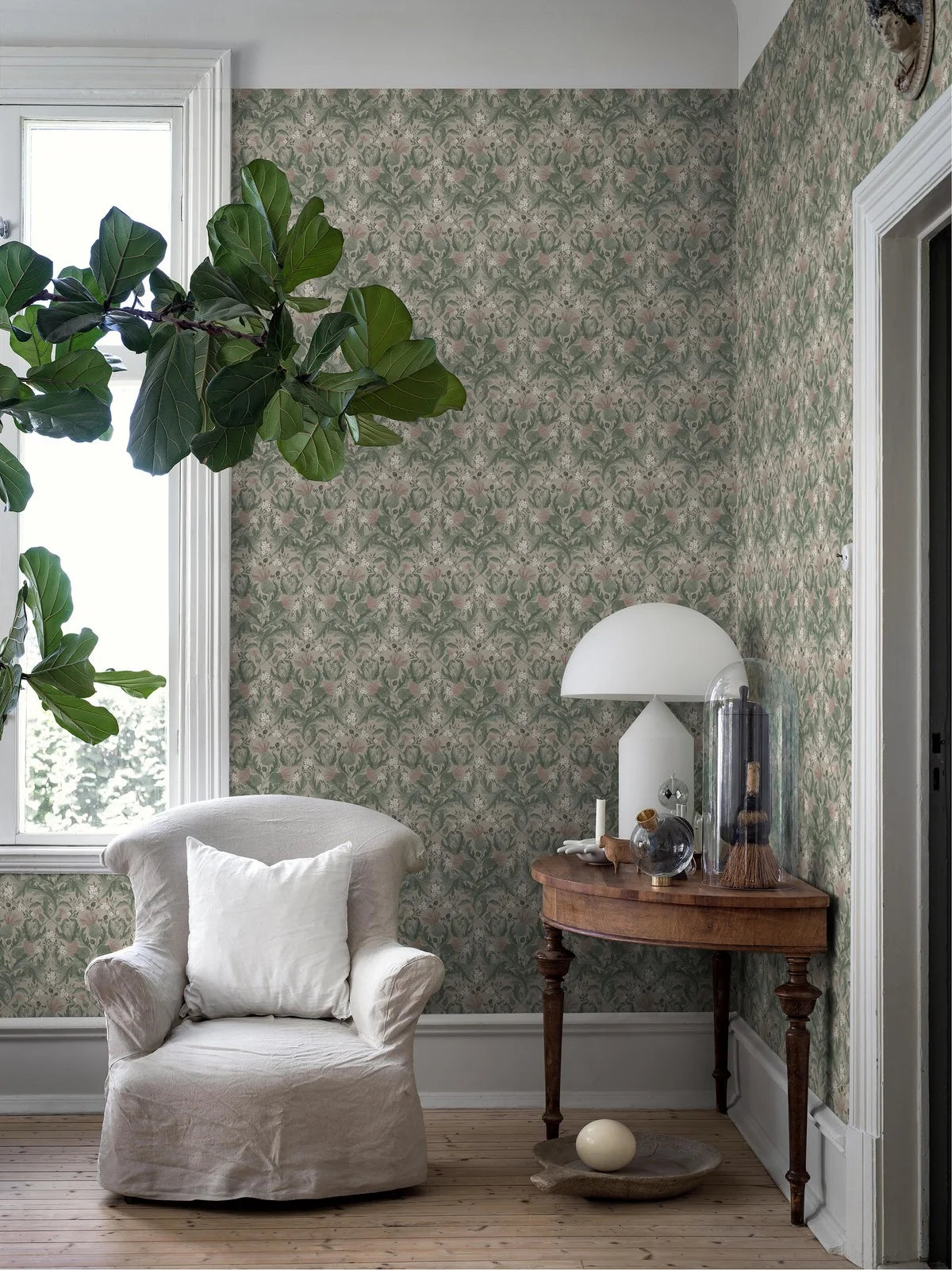 Tapeta z roślinnym wzorem liści THISTLE zgaszony zielony z różowym i beżowym