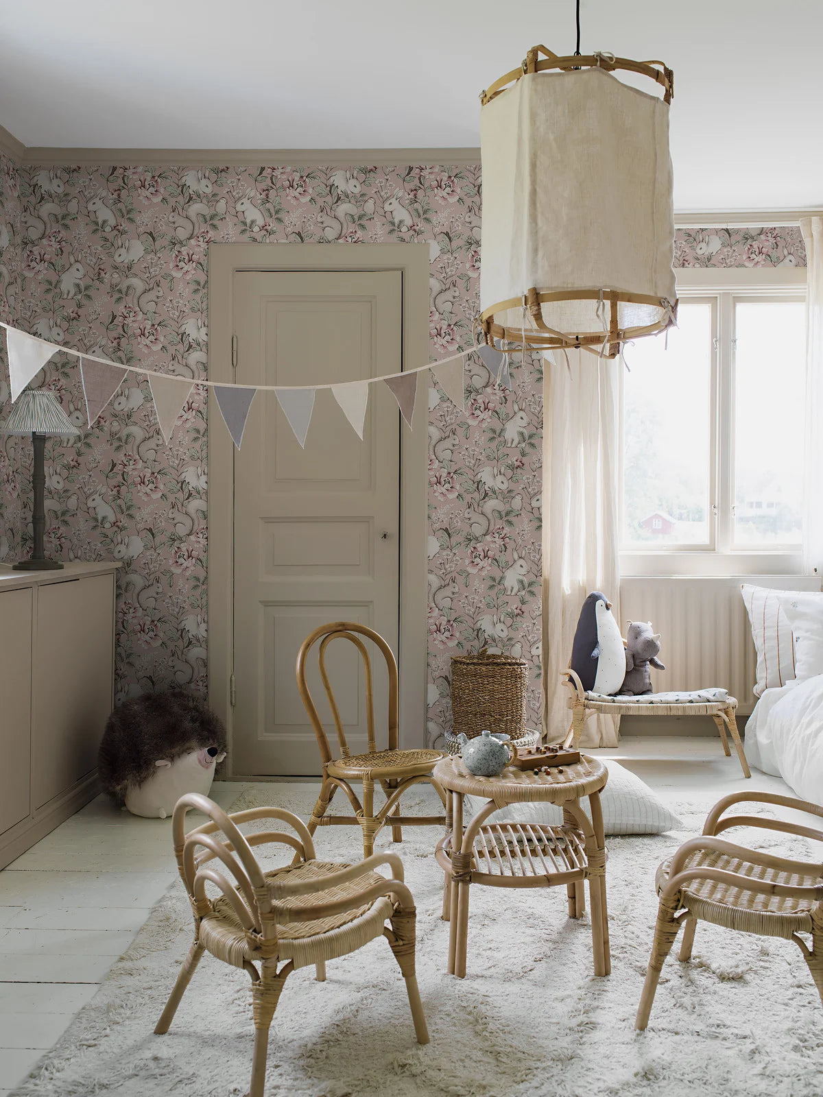 Detská tapeta s rastlinným a zvieracím motívom MAGIC FOREST pudrová ružová