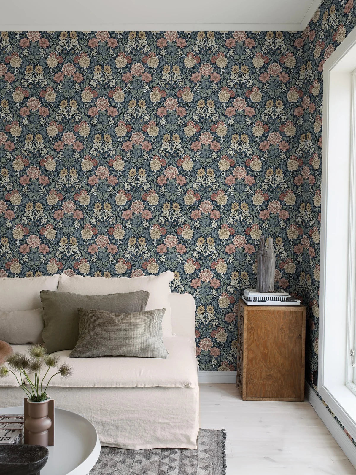 Non-woven paper wallpaper with a floral pattern DAHLIA GARDEN dark blue with beige and pink