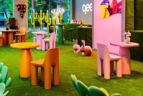 Stolička TATA biela