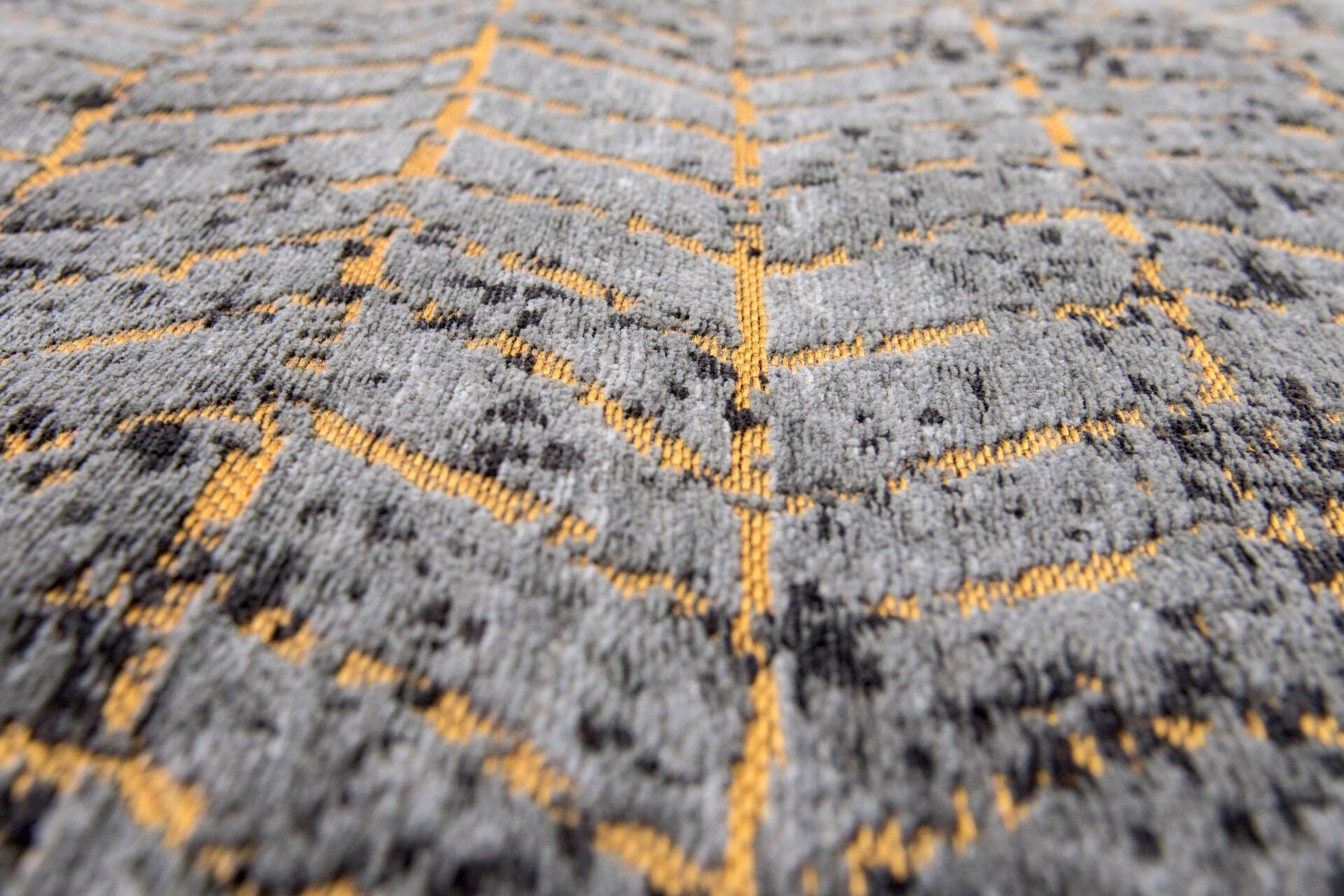 Koberec JACOBS LADDER BROADWAY GLITTER čierno-zlatý