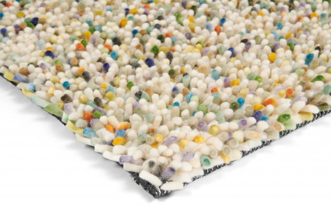 Multicolored DOTS rug with long pile