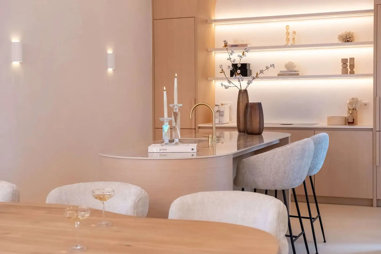 Ovalný stôl FICTUS béžový