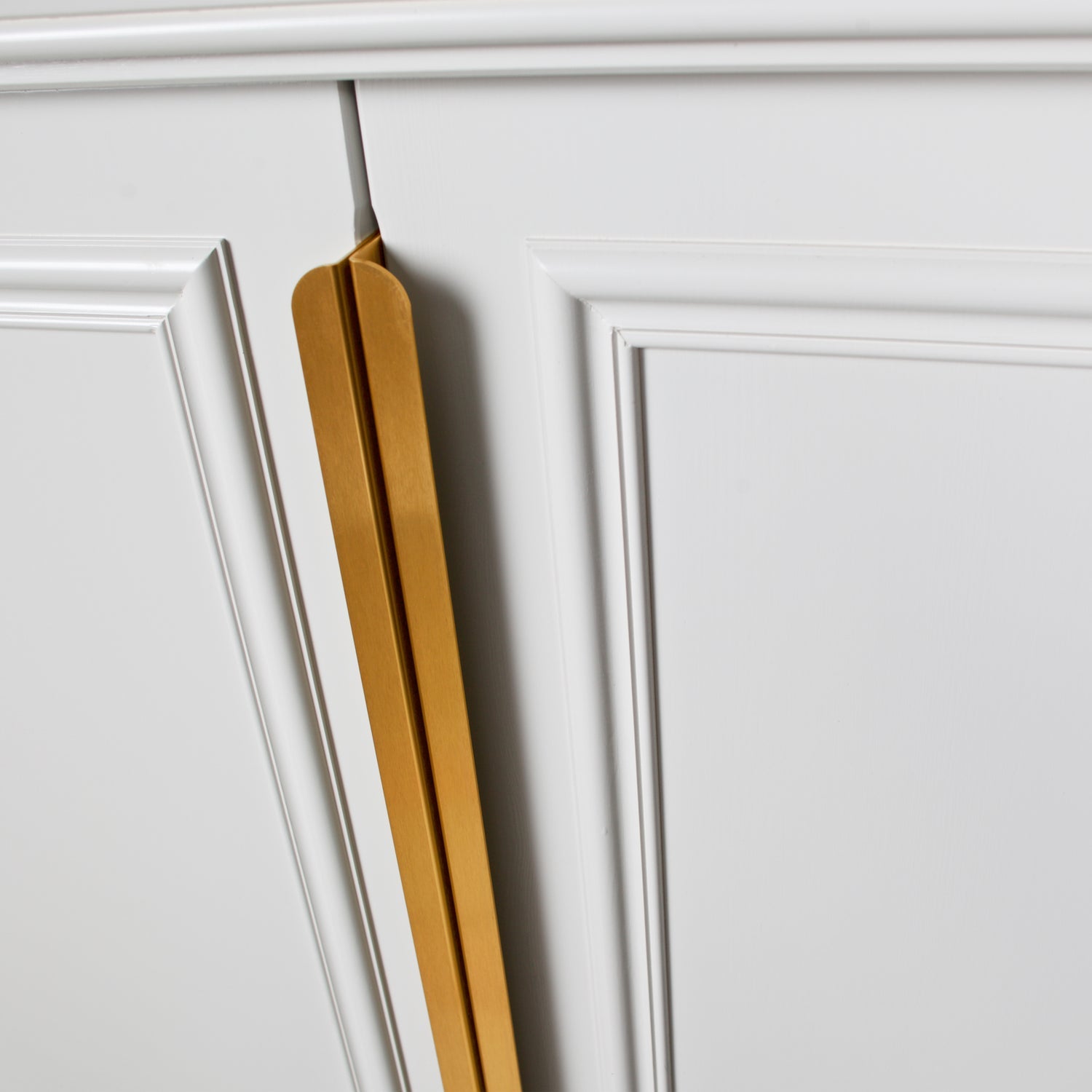 A light gray organizer with ancient gold