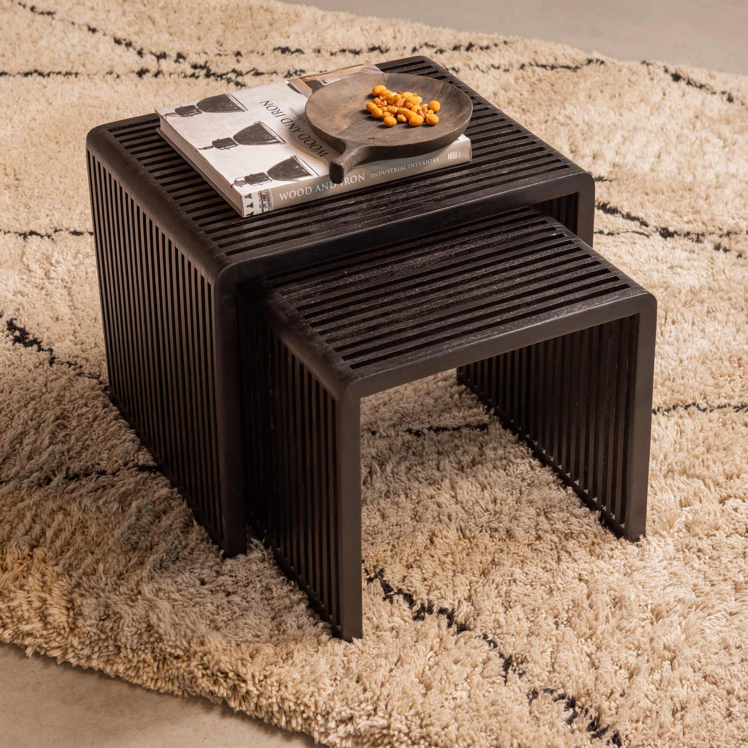 Súprava stolíkov WILLA čierne recyklované drevo