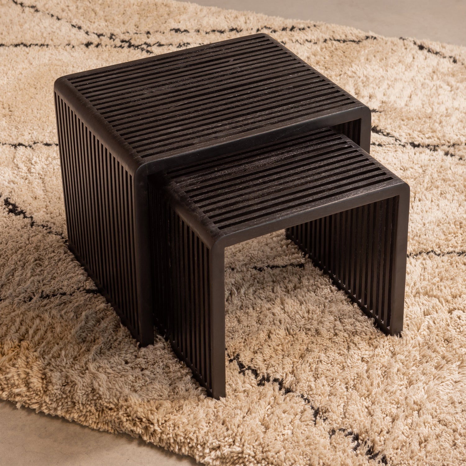Willa table set black recycled wood