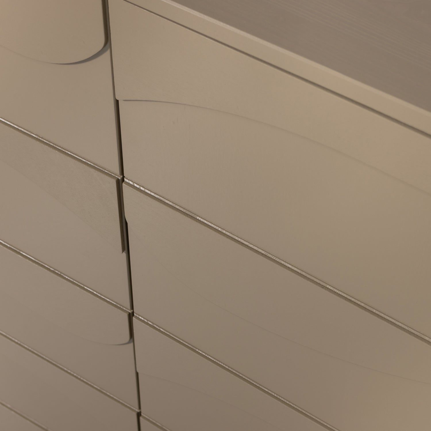 Skrinka TEO popelavá