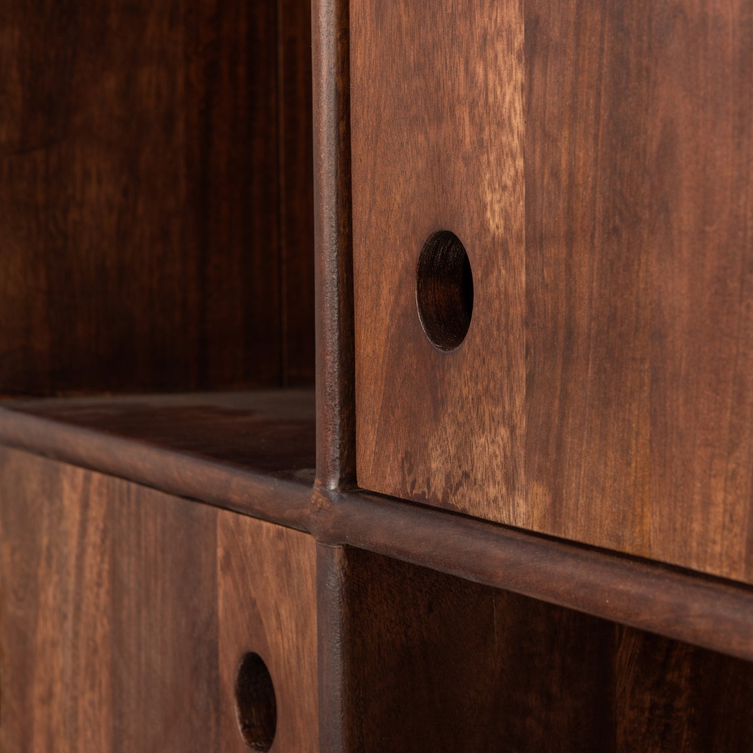 Staes Mango wood cabinet