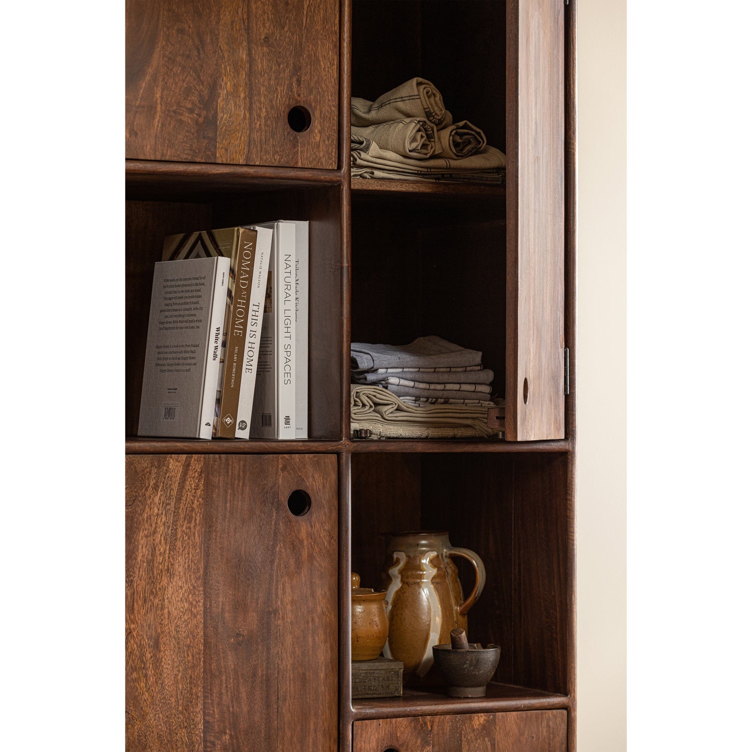 Staes Mango wood cabinet